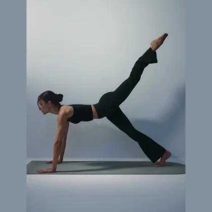 4F Push up jóga legíny dámské - černé M