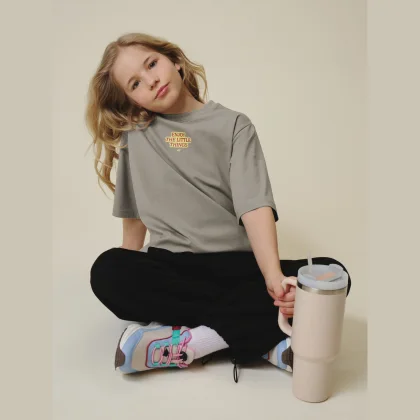 4F T-shirt loose s potiskem dívčí - béžový 122/128 (6-8 let)