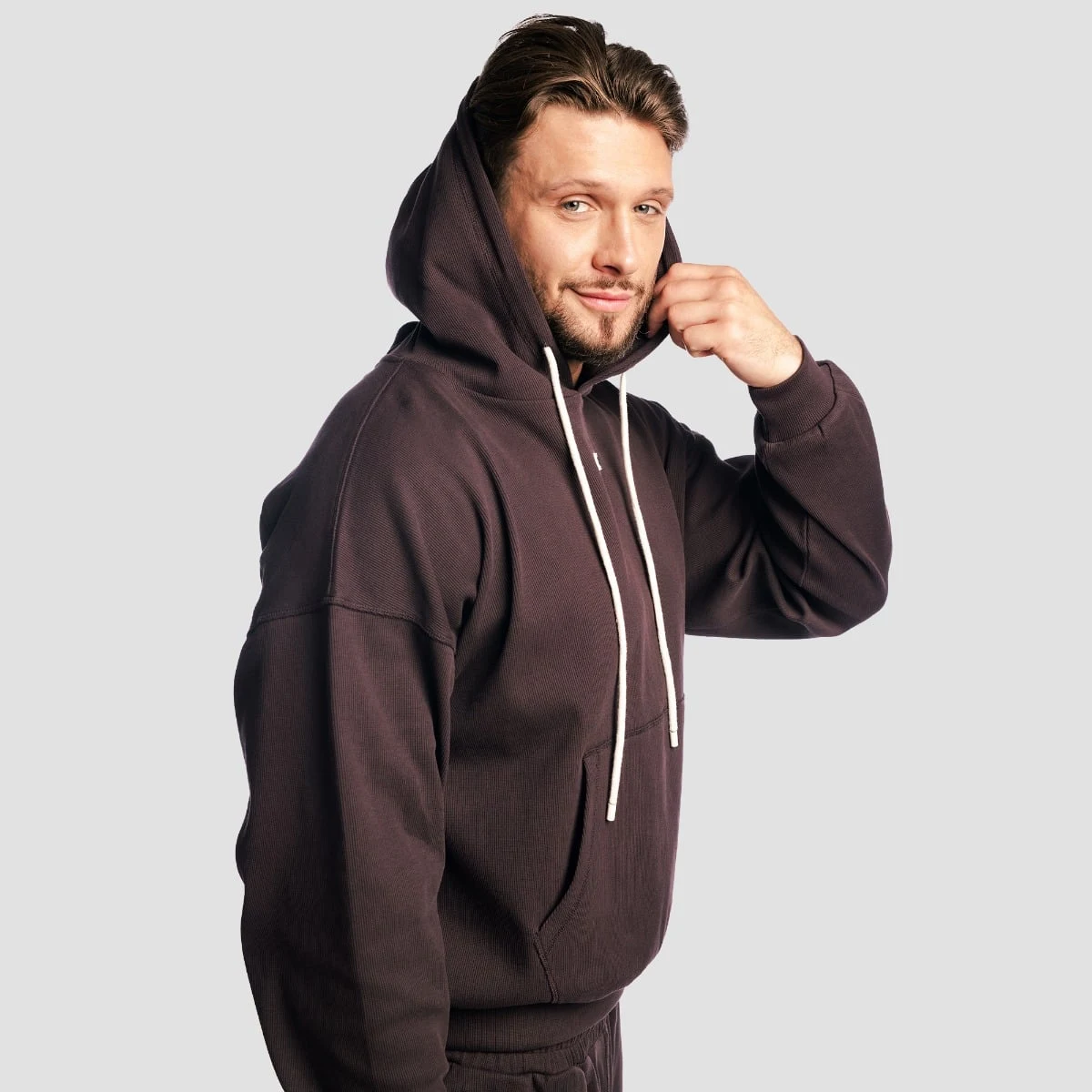 GymBeam Aura Hoodie Tee Brown - Velikost: XXL | Barva: hnedá | Hmotnost: 0,95 kg | Balení: 18 · záber 5