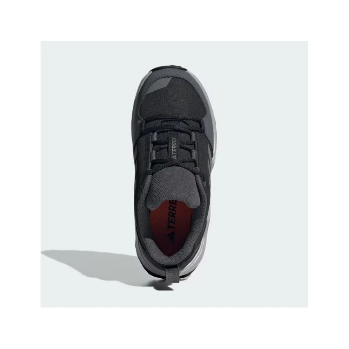 Juniorská nízká turistická obuv ADIDAS Terrex AX4R Jr core black grey four grey six · záber 4