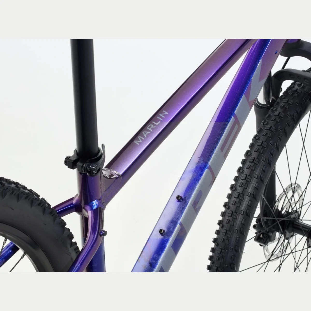 Trek Marlin 4 Gen 3 Purple Flip/Black Fade 2026 · záber 4