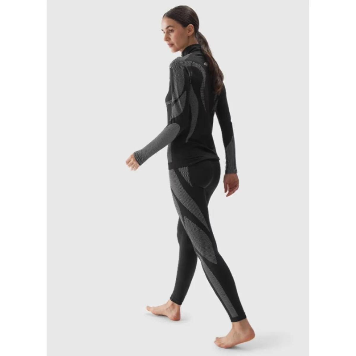 Dámské termo kalhoty 4F SEAMLESS UNDERWEAR-WAW24USEAF159-20S-DEEP BLACK · záber 4