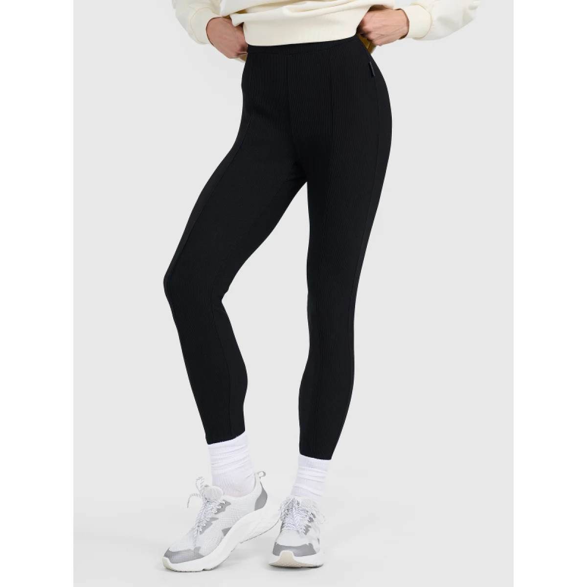 Dámské legíny 4F TIGHTS CAS F237-WAW25TTIGF237-20S-DEEP BLACK · záber 2