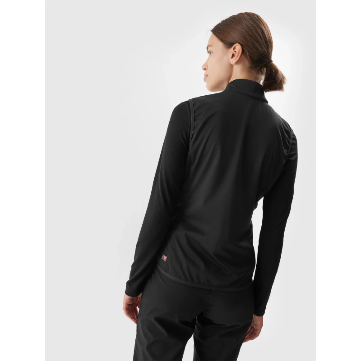 Dámská turistická vesta 4F VEST-AW23TVJAF048-82S-LIGHT BROWN · záber 4