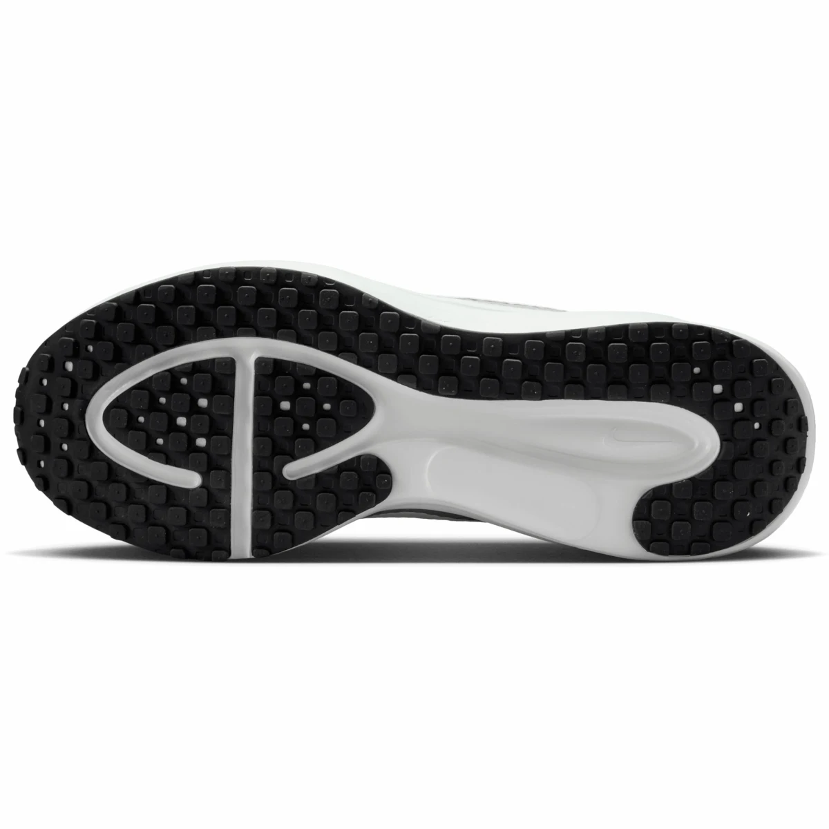 Nike Revolution 8 m · záber 4