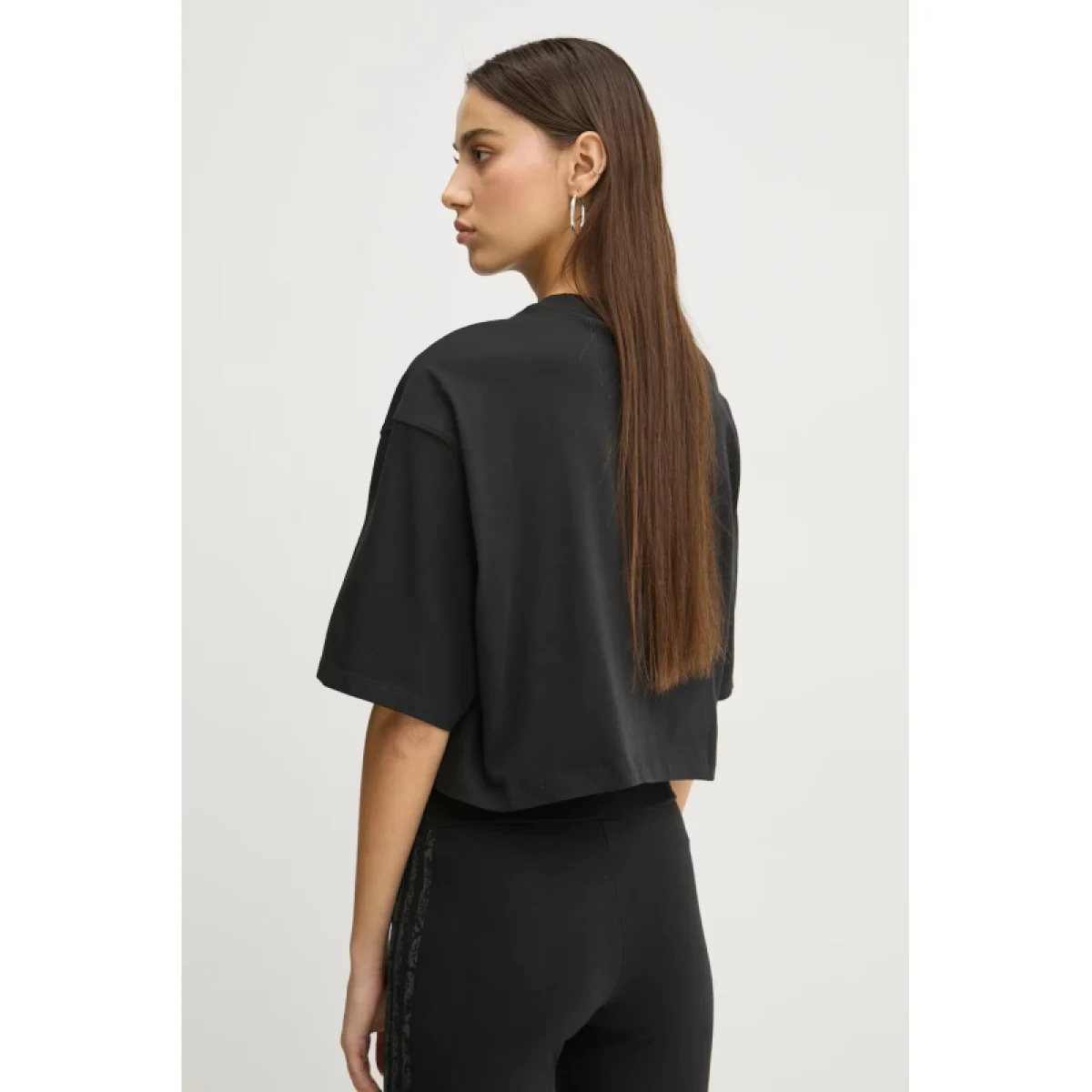 Dámské tričko s krátkým rukávem ADIDAS ORIGINALS ESS CROP TEE BLACK · záber 3