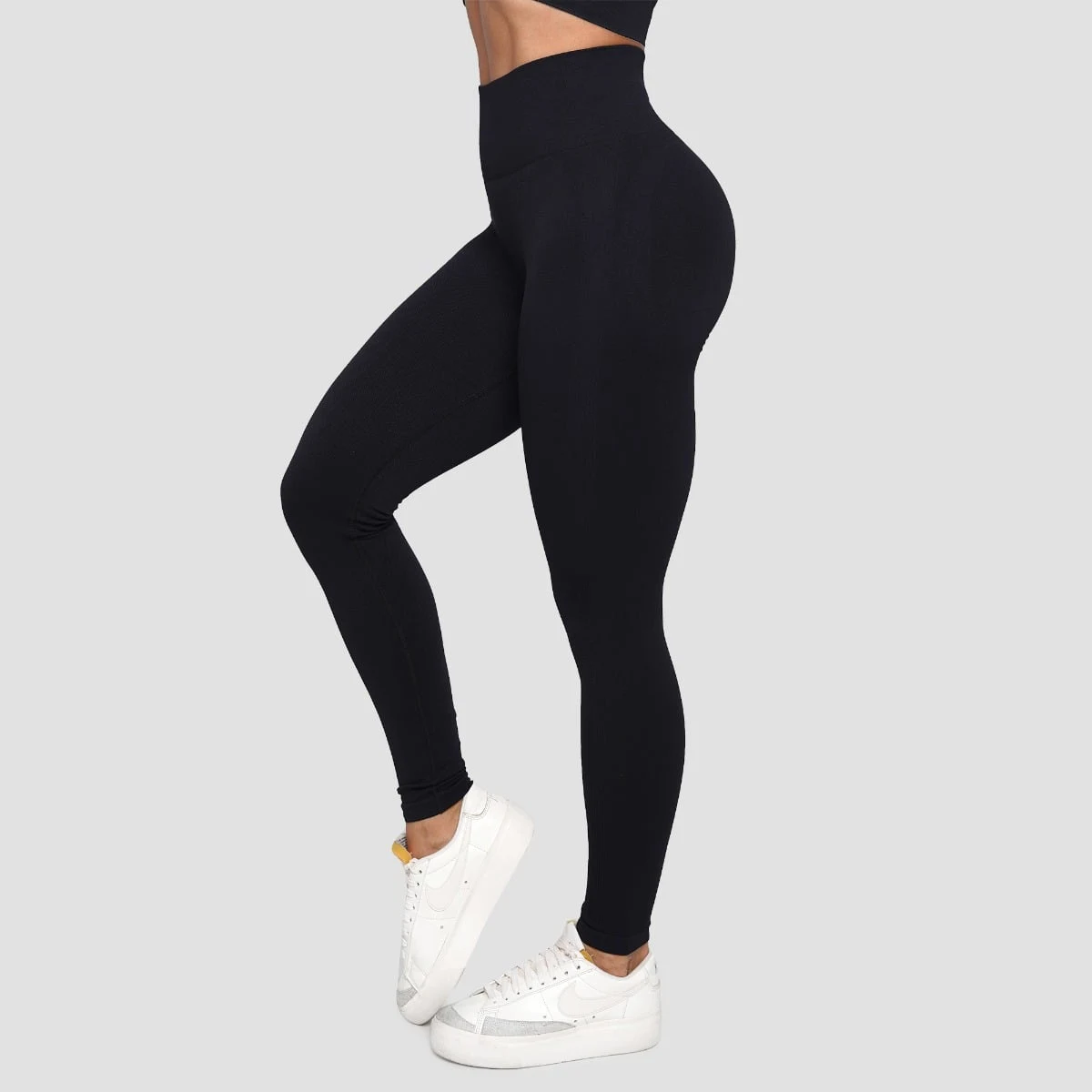 GymBeam Dámské bezešvé legíny Lift Black - Velikost: L | Barva: čierna · záber 3