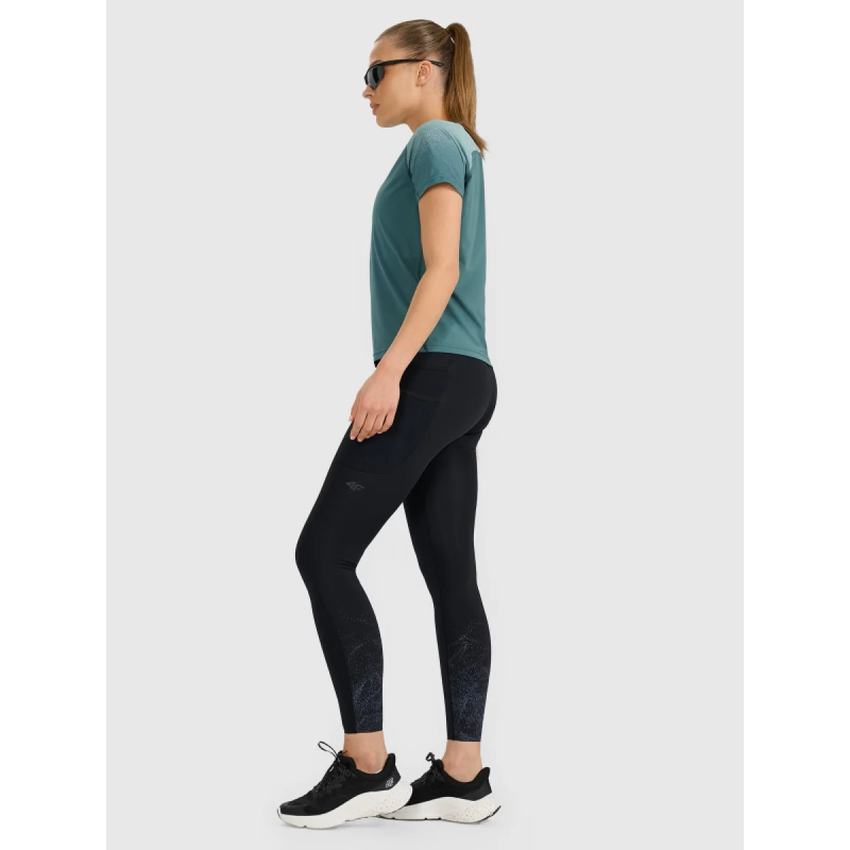 Dámské běžecké zateplené legíny 4F TIGHTS FNK F357-WAW25TFTIF357-20S-DEEP BLACK · záber 5