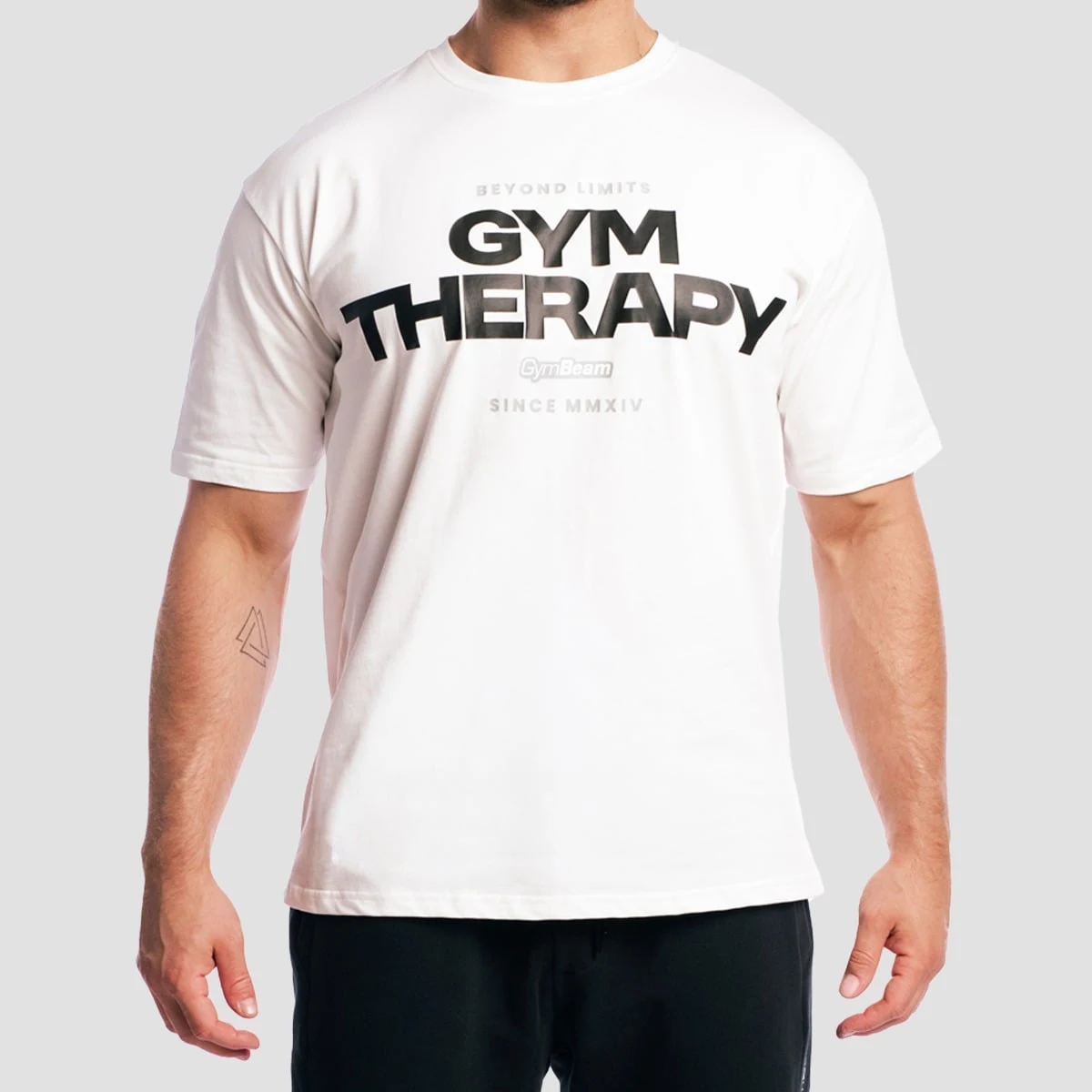 GymBeam Tričko Gym Therapy White - Velikost: S | Barva: biela | Hmotnost: 0,275 kg | Balení: 65 · záber 2