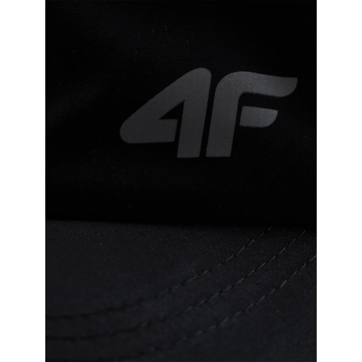 Chlapecká kšiltovka 4F JUNIOR BASEBALL CAP U546-21S-BLACK · záber 4
