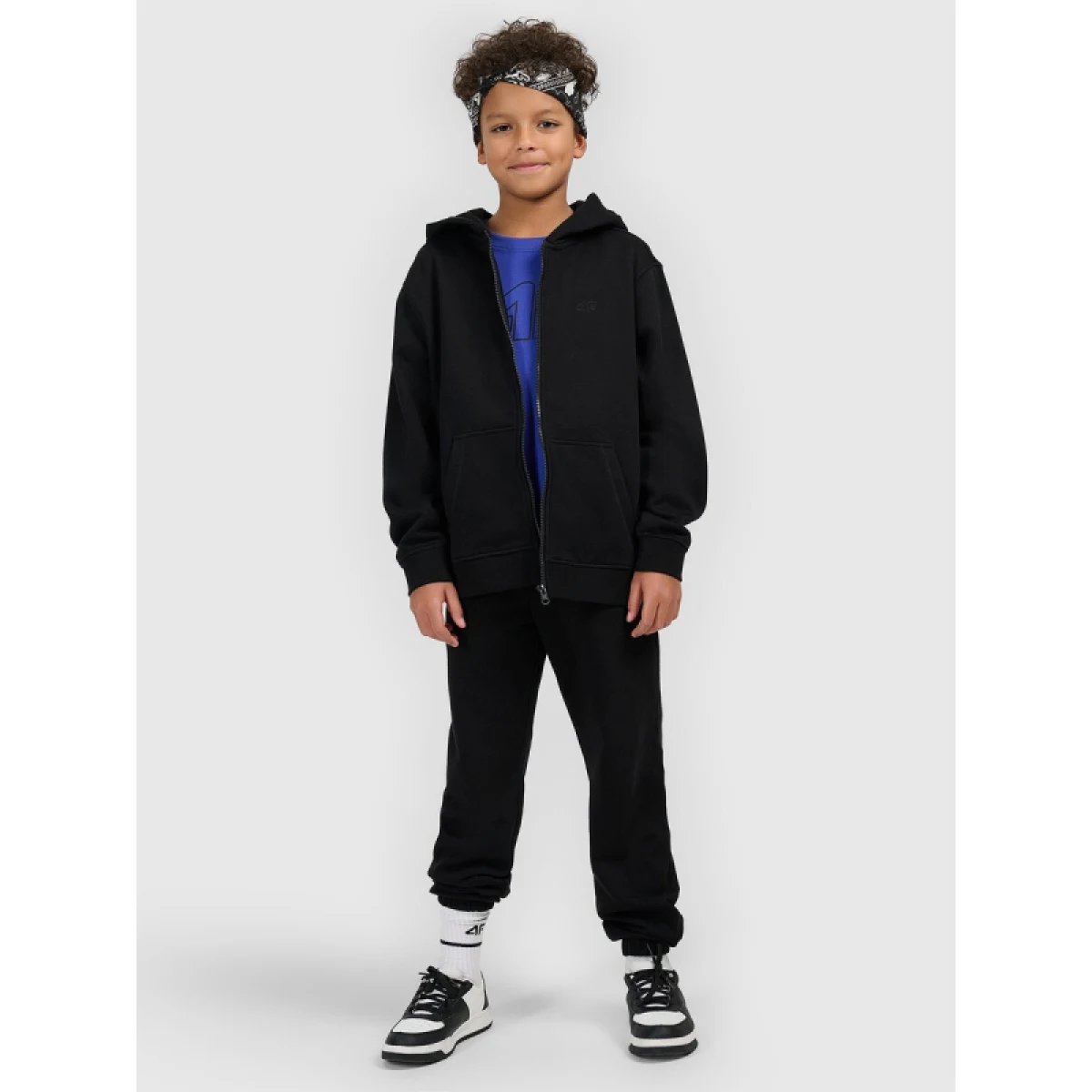 Chlapecké tepláky 4F JUNIOR TROUSERS CAS M1188-20S-DEEP BLACK · záber 4