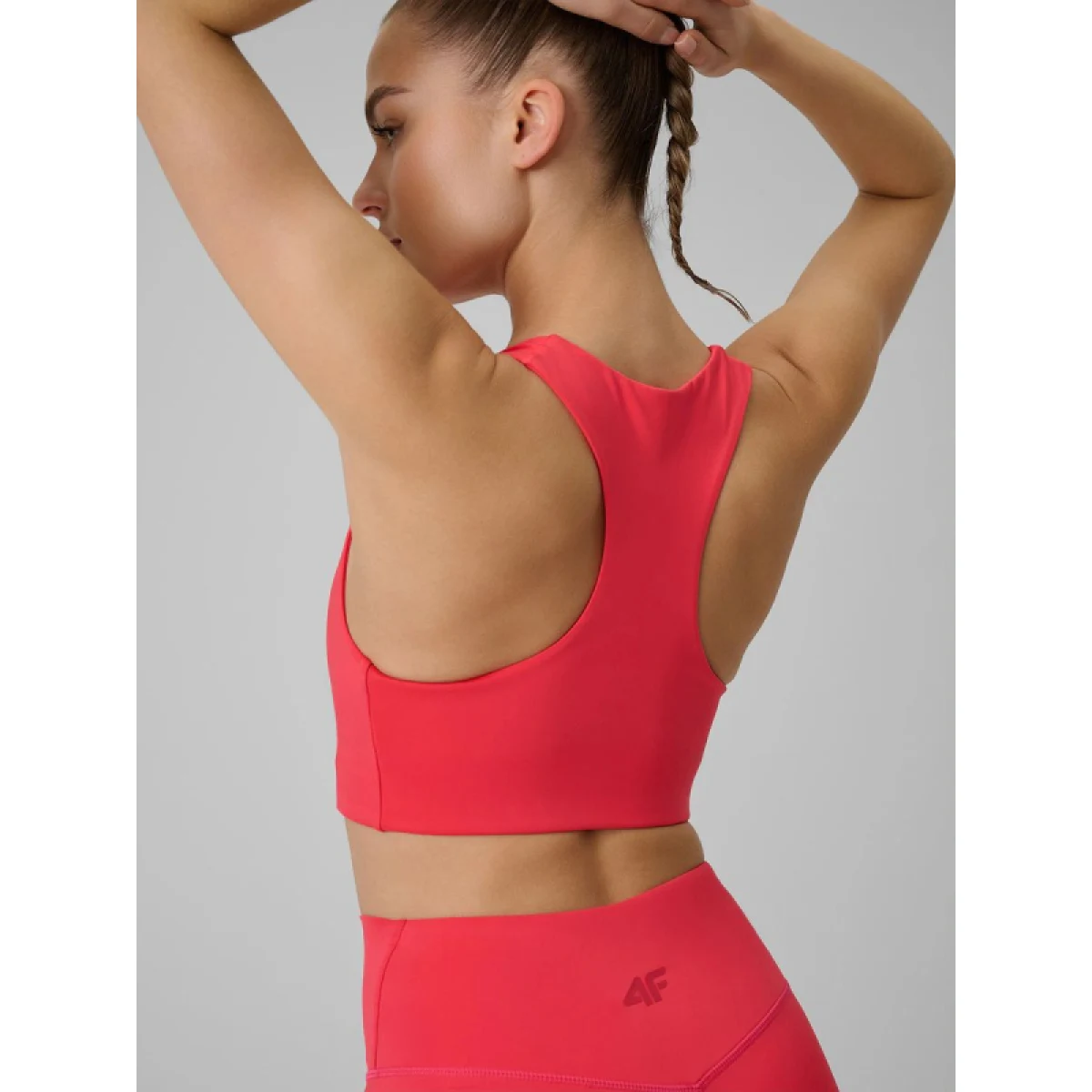 Dámská sportovní tréninková podprsenka 4F SPORT BRA F219-63S-CORAL · záber 4