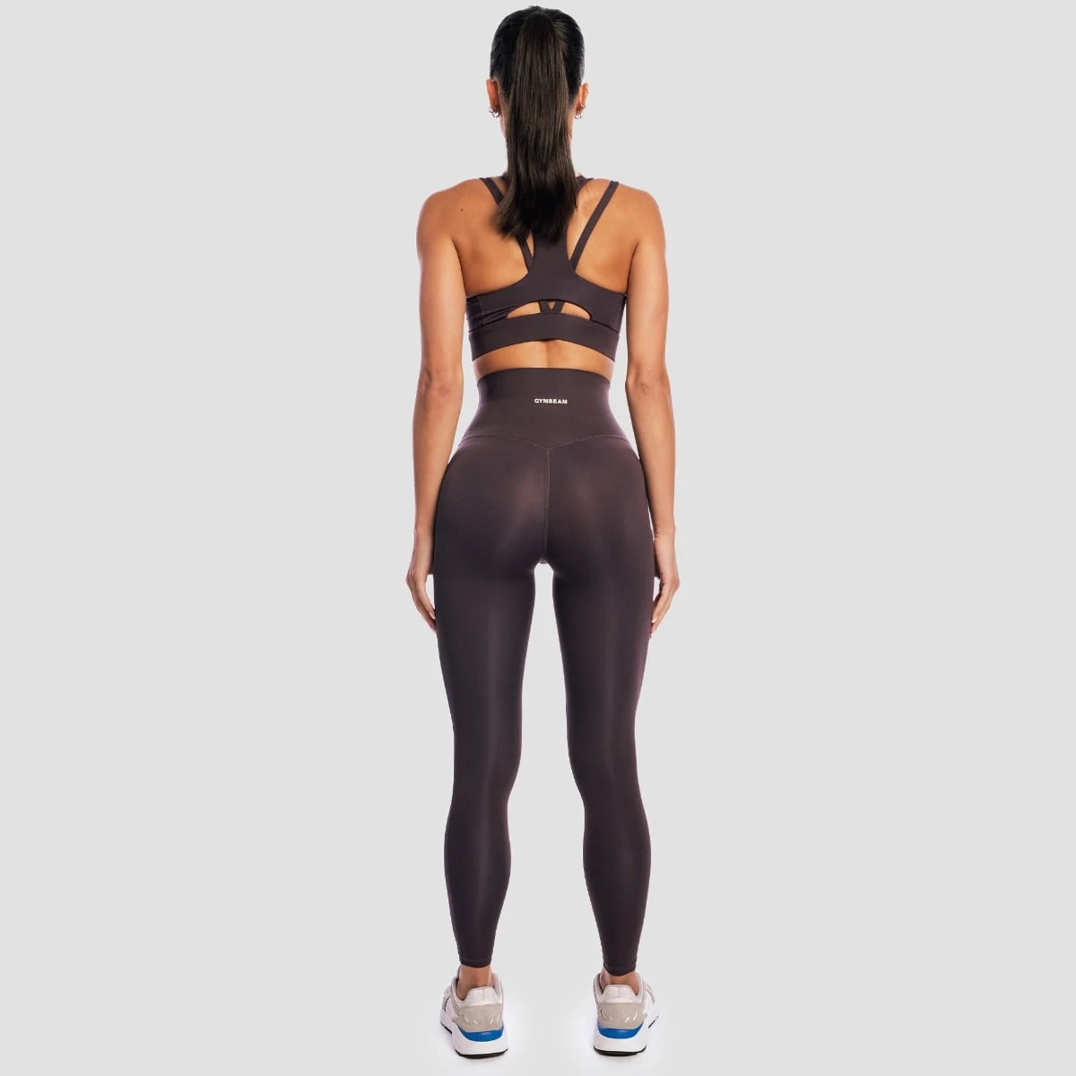 GymBeam Aura Sports Bra Tee Brown - Velikost: M | Barva: hnedá | Hmotnost: 0,133 kg | Balení: 120 · záber 5