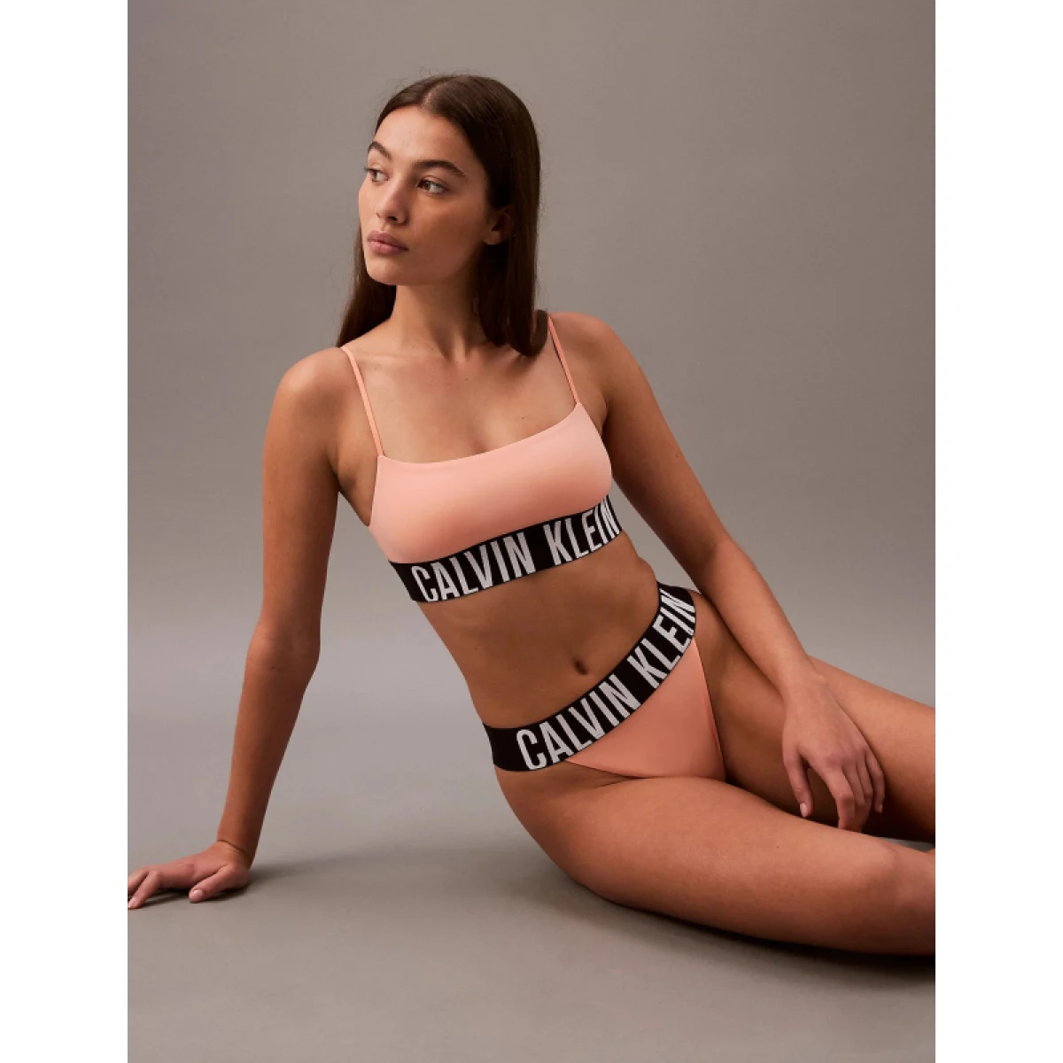 Dámská podprsenka CALVIN KLEIN UNLINED BRALETTE-Papaya Punch · záber 4