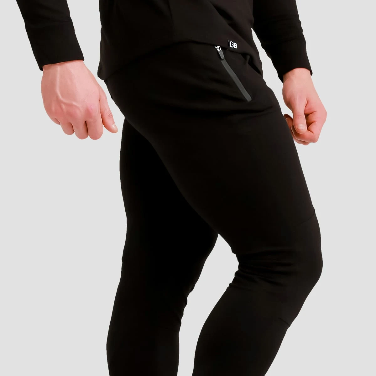 GymBeam Tepláky Urban Black - Velikost: S | Barva: čierna | Hmotnost: 0,43 kg | Balení: 40 · záber 2