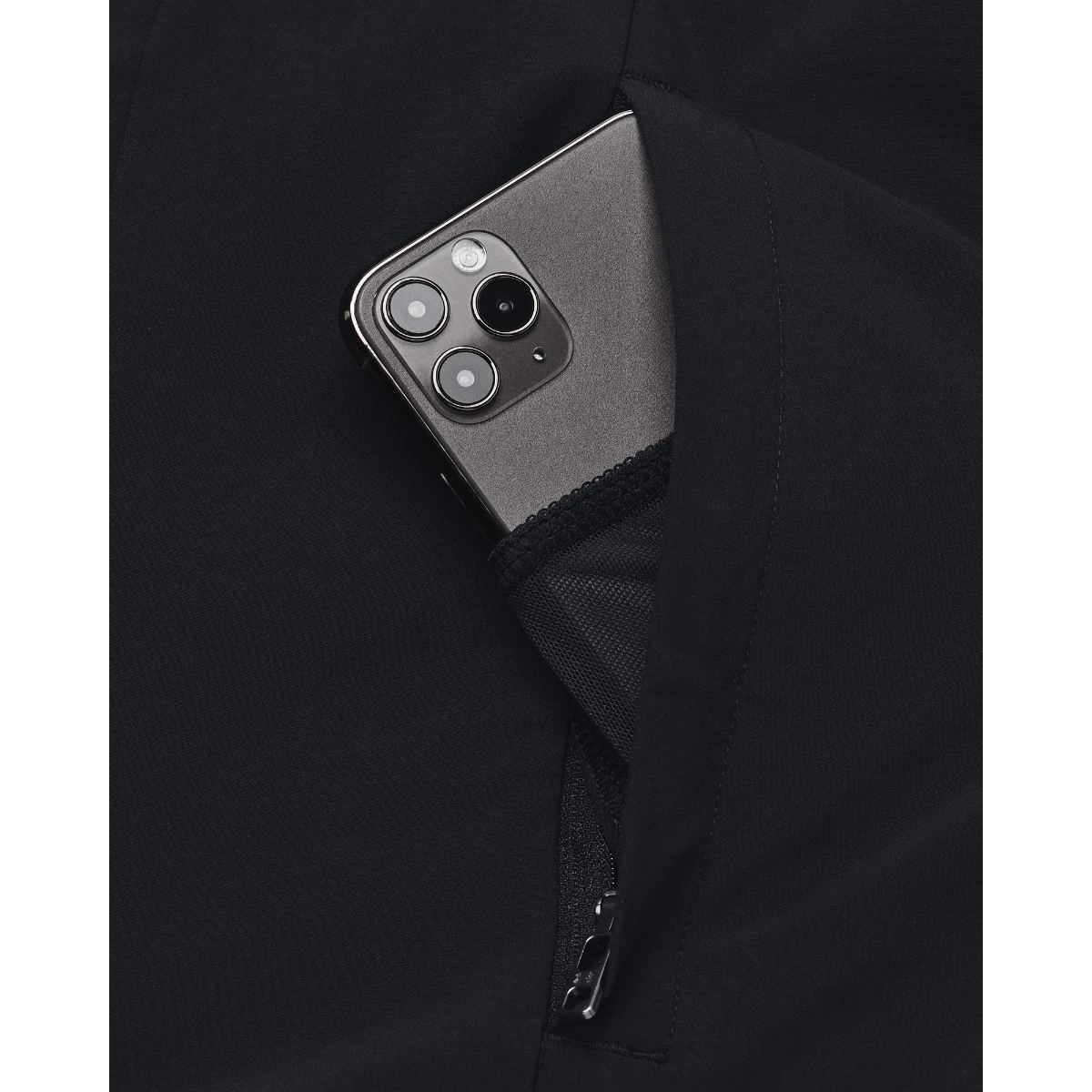 Under Armour Men‘s Outrun The Storm Jacket Black · záber 4