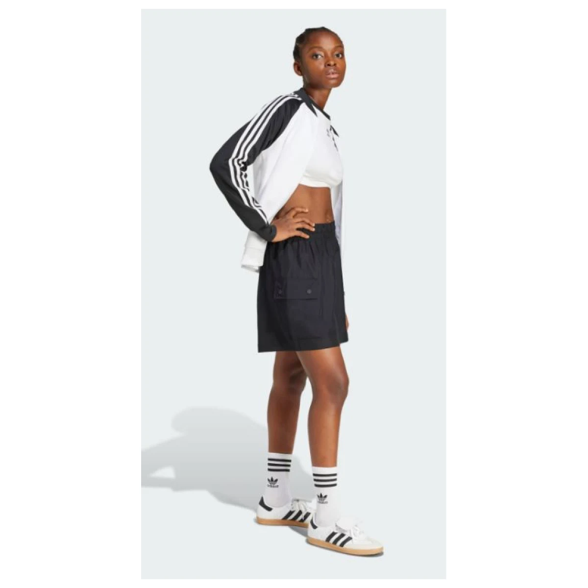 Dámské kraťasy ADIDAS ORIGINALS ESS C SHORTS-BLACK · záber 3