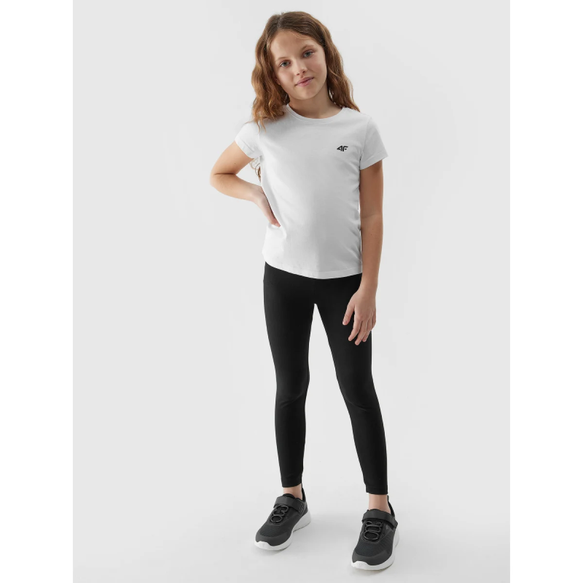 Dívčí legíny 4F JUNIOR TIGHTS-JWSS24TTIGF130-20S-DEEP BLACK · záber 5
