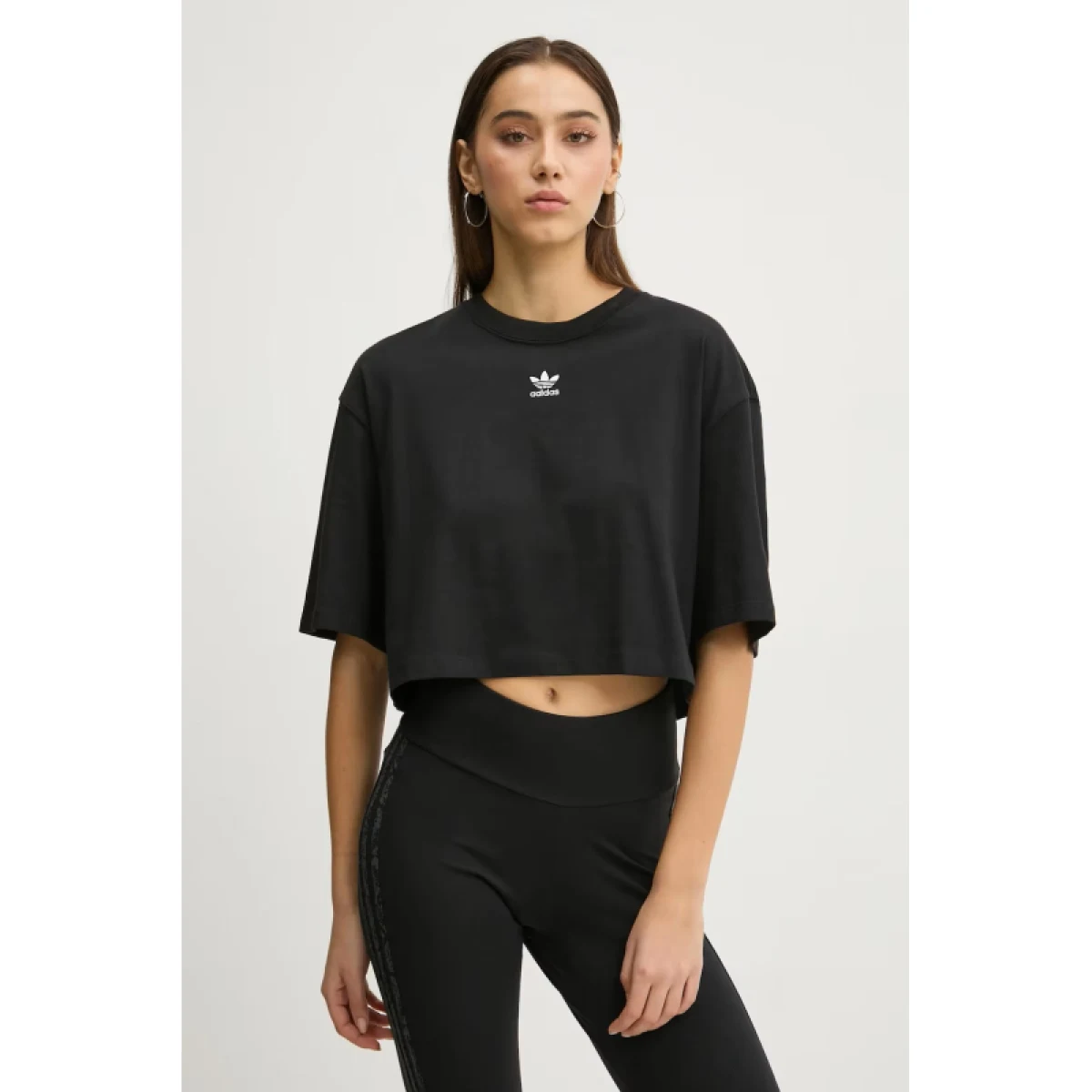 Dámské tričko s krátkým rukávem ADIDAS ORIGINALS ESS CROP TEE BLACK · záber 2