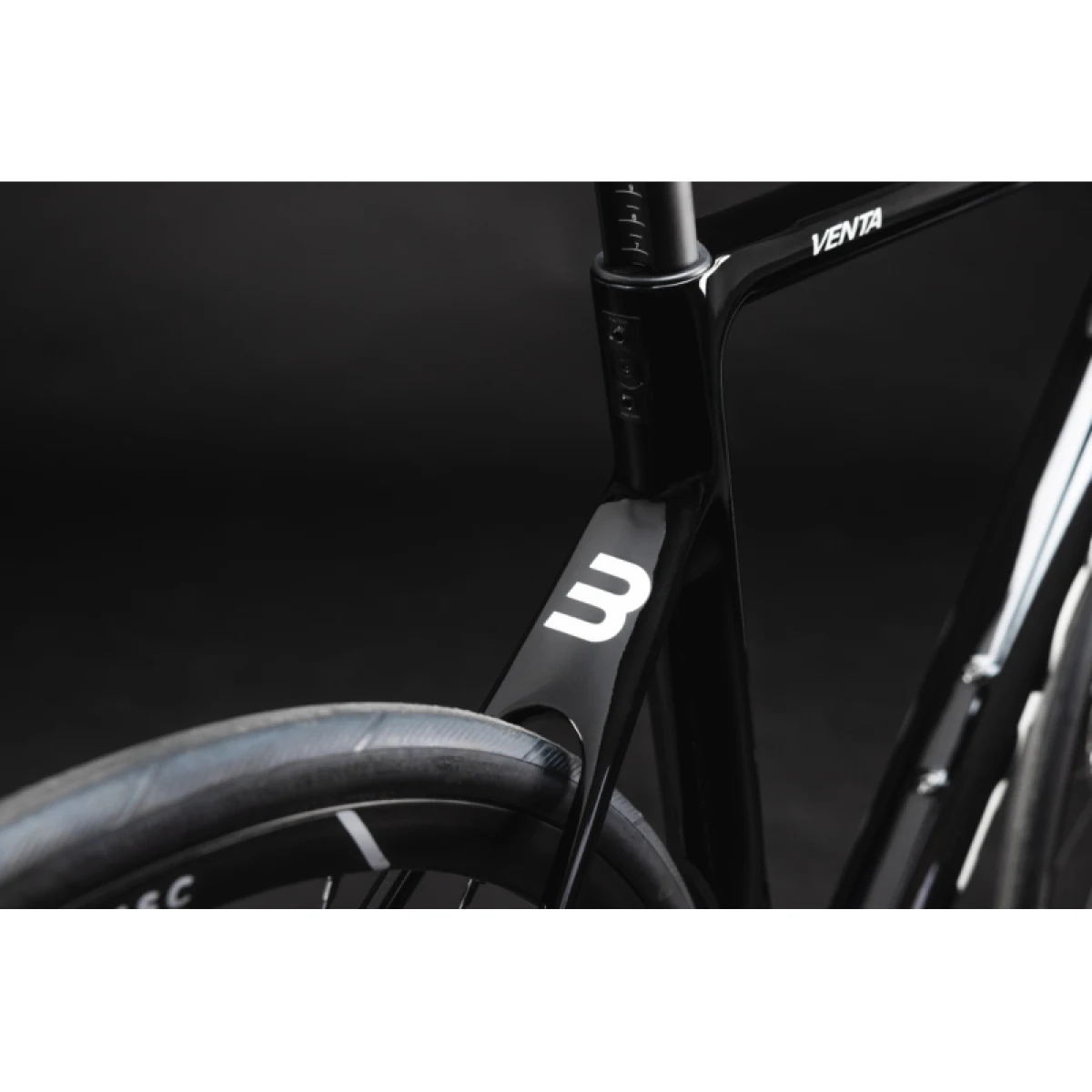 Silniční kolo BASSO Venta disc, stealth, Shimano 105, Microtech MCT · záber 3