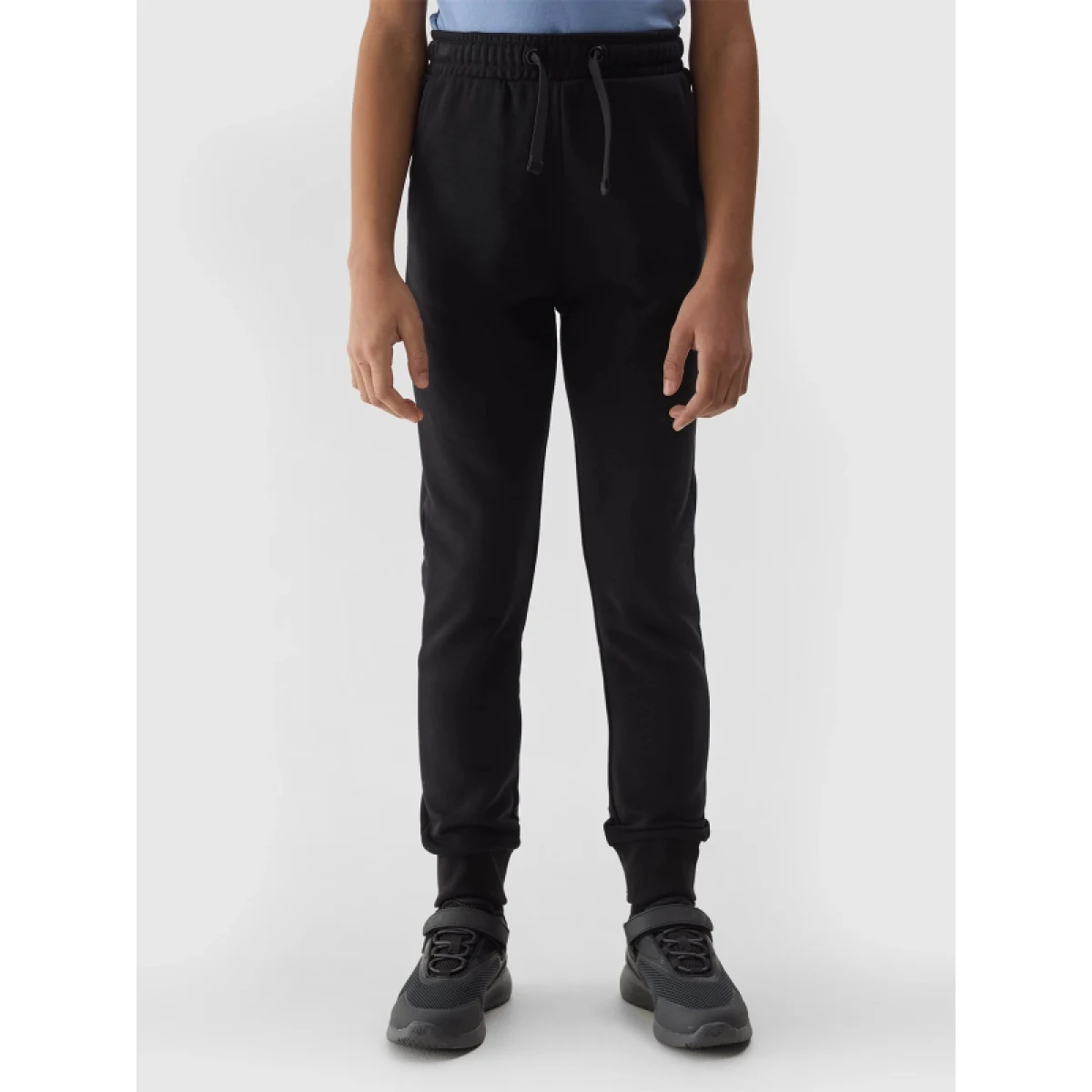 Dívčí tepláky 4F JUNIOR TROUSERS-4FJWSS24TTROF587-20S-DEEP BLACK · záber 3