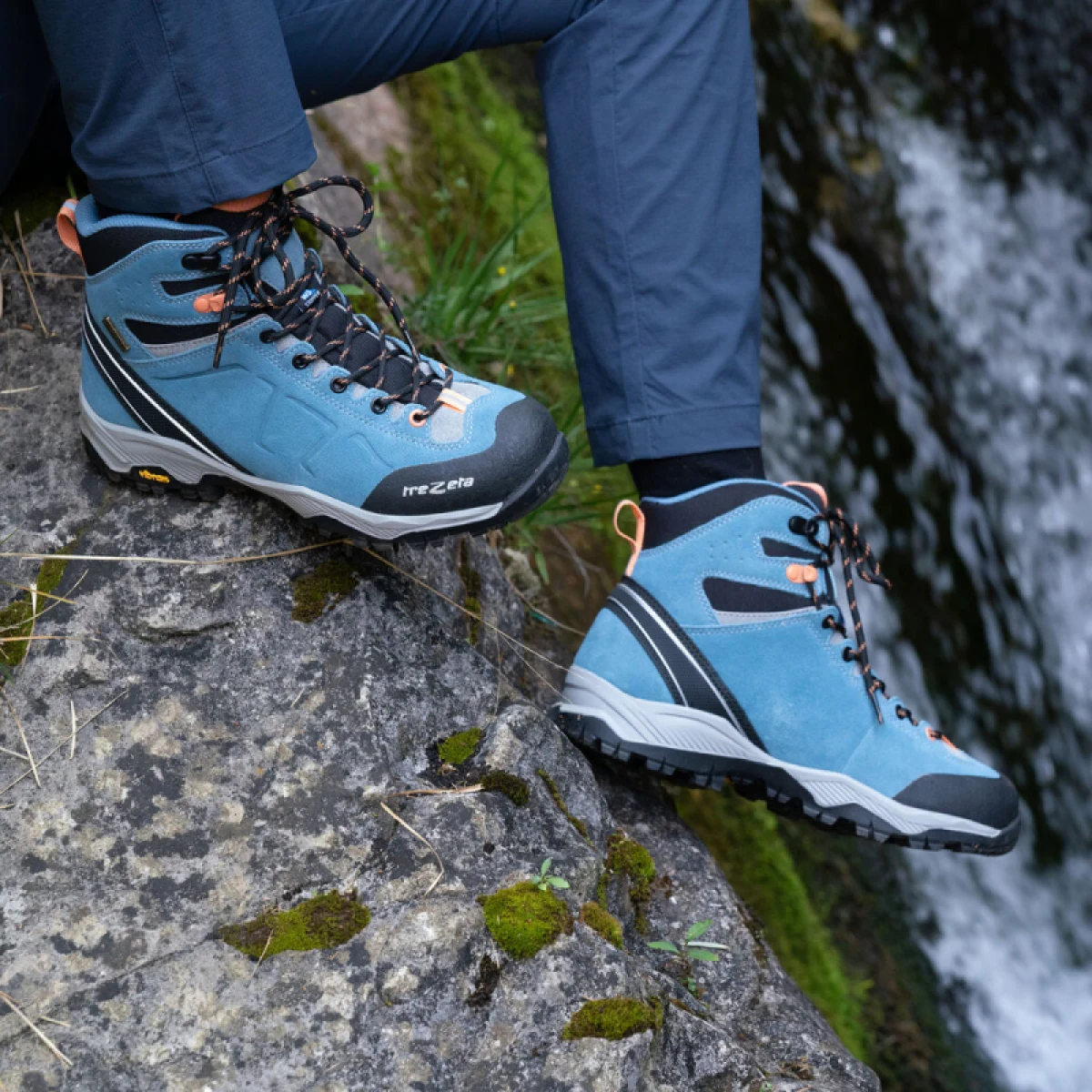 Dámská vysoká turistická obuv TREZETA Drift WP W dark azure peach · záber 3