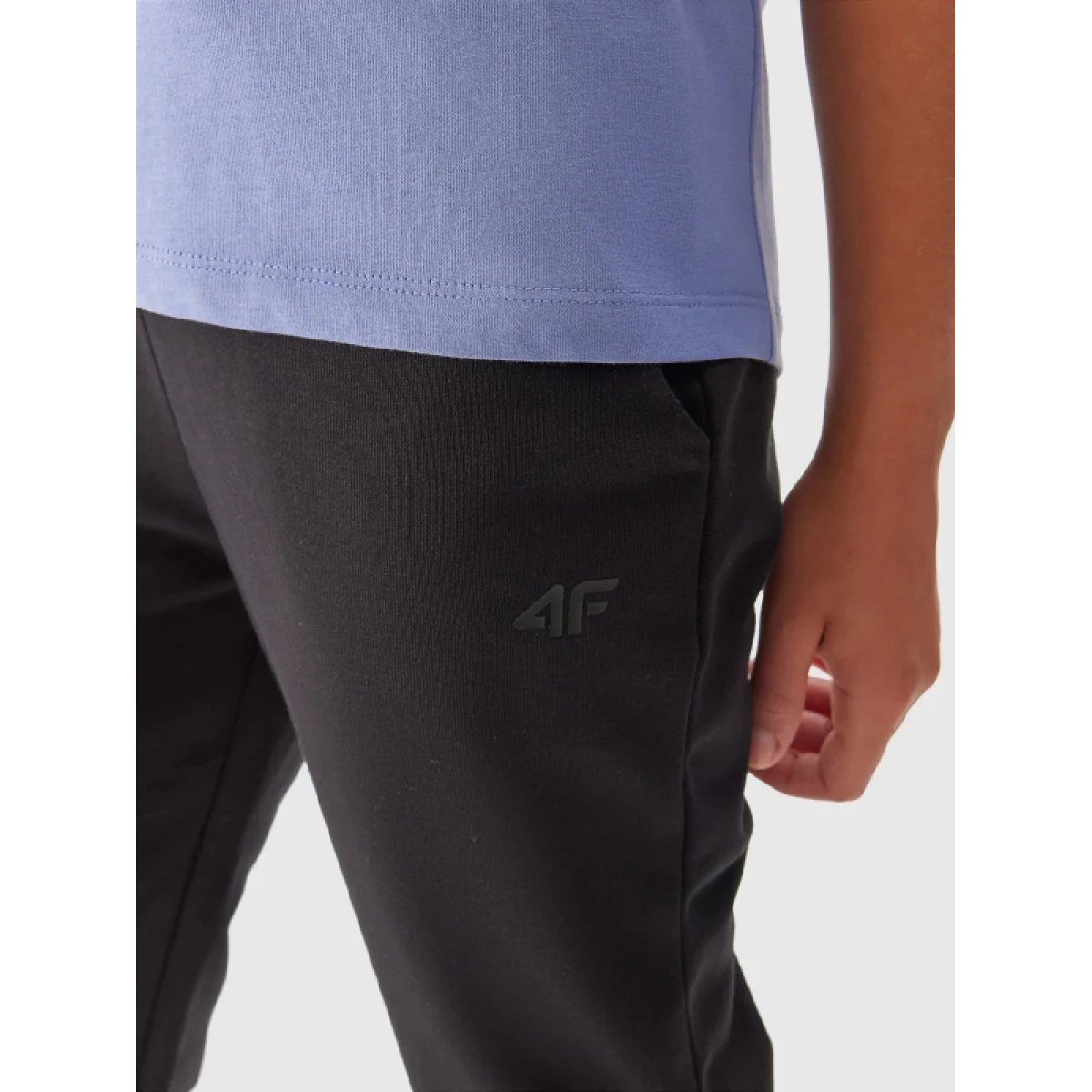 Dívčí tepláky 4F JUNIOR TROUSERS-JAW23TTROF515-20S-DEEP BLACK · záber 2