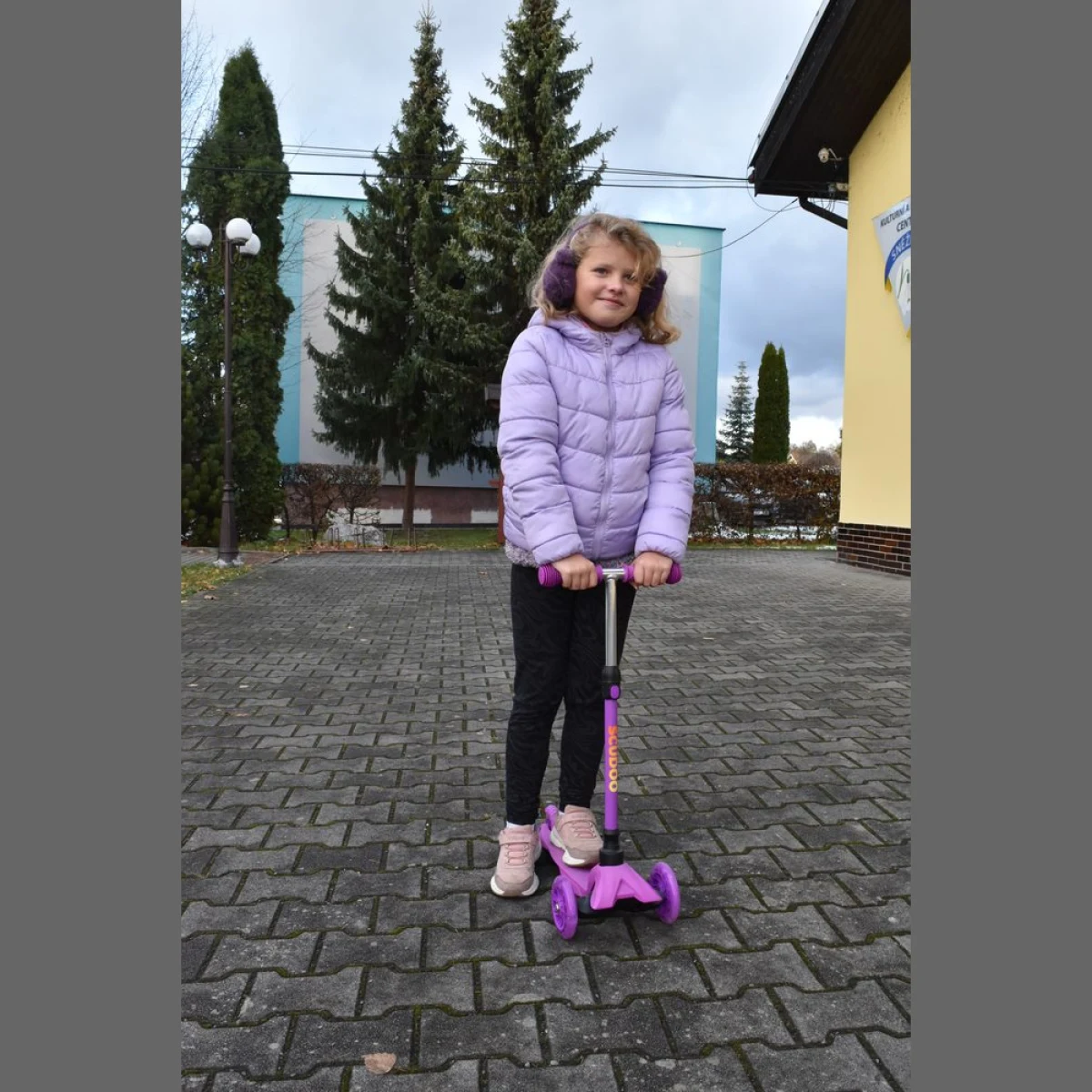 Trojkolka Scudoo Kido Pro se svítícími kolečky - fialová · záber 4