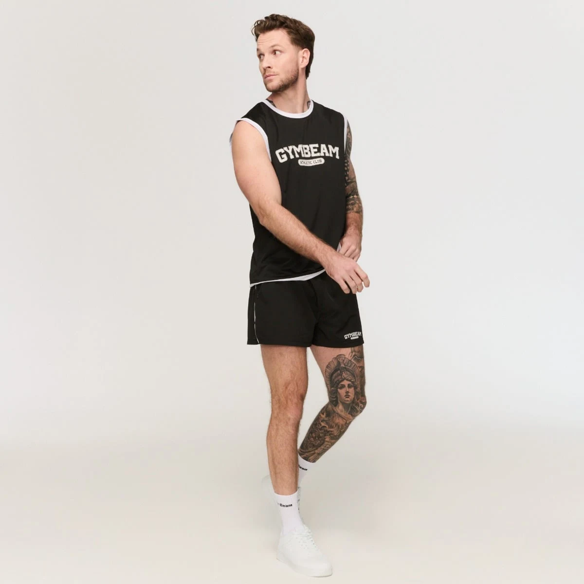 GymBeam Tílko Varsity Black - Velikost: L | Barva: čierna | Hmotnost: 0,175 kg | Balení: 98 · záber 3
