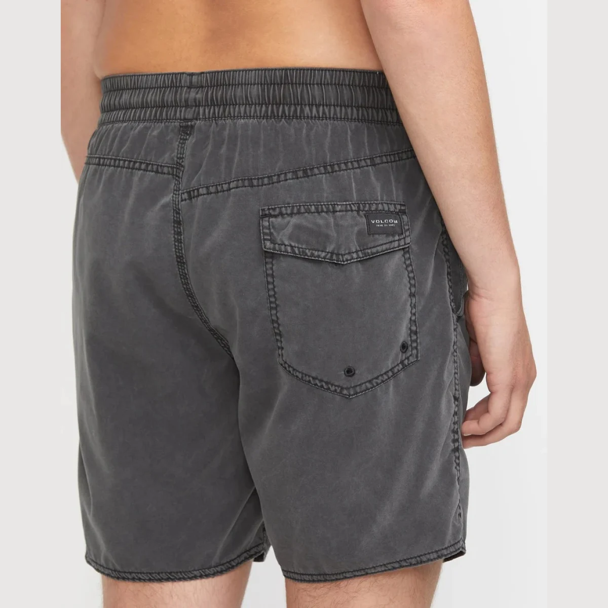 Volcom Center Trunk 17 · záber 3