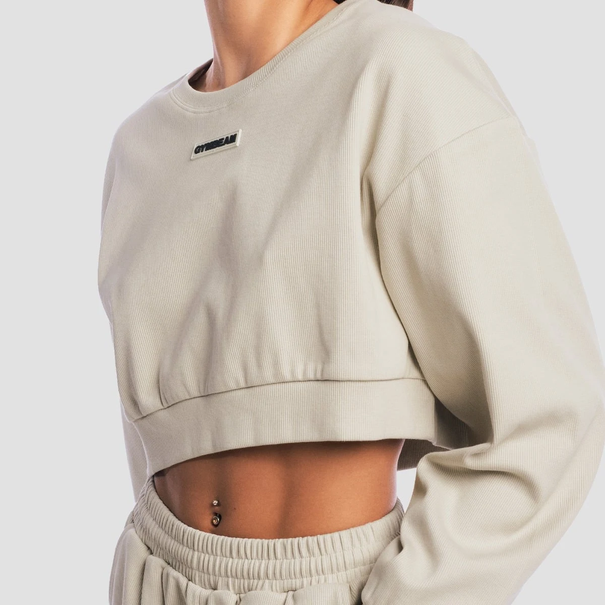 GymBeam Dámská mikina Cropped Aura Grey - Velikost: M | Barva: sivá | Pohlavie: Dámské | Hmotnost: 0,4 kg | Balení: 34 · záber 3