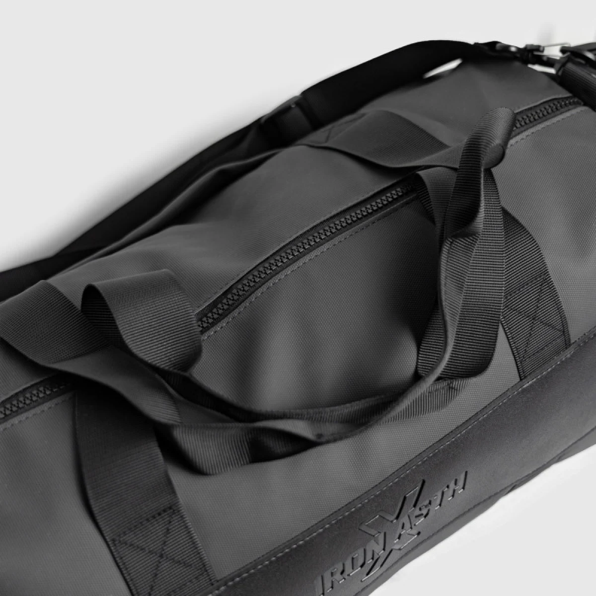 Sportovní taška do fitka Iron Aesthetics Fusion, navy · záber 5