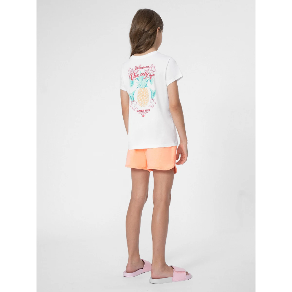 Dívčí teplákové kraťasy 4F JUNIOR SHORTS CAS F099-64N-SALMON CORAL NEON · záber 4