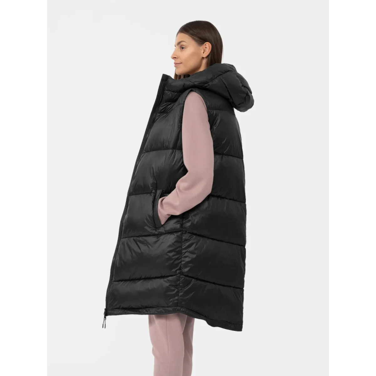 Dámská vesta 4F VEST-AW23TVESF074-20S-DEEP BLACK · záber 4