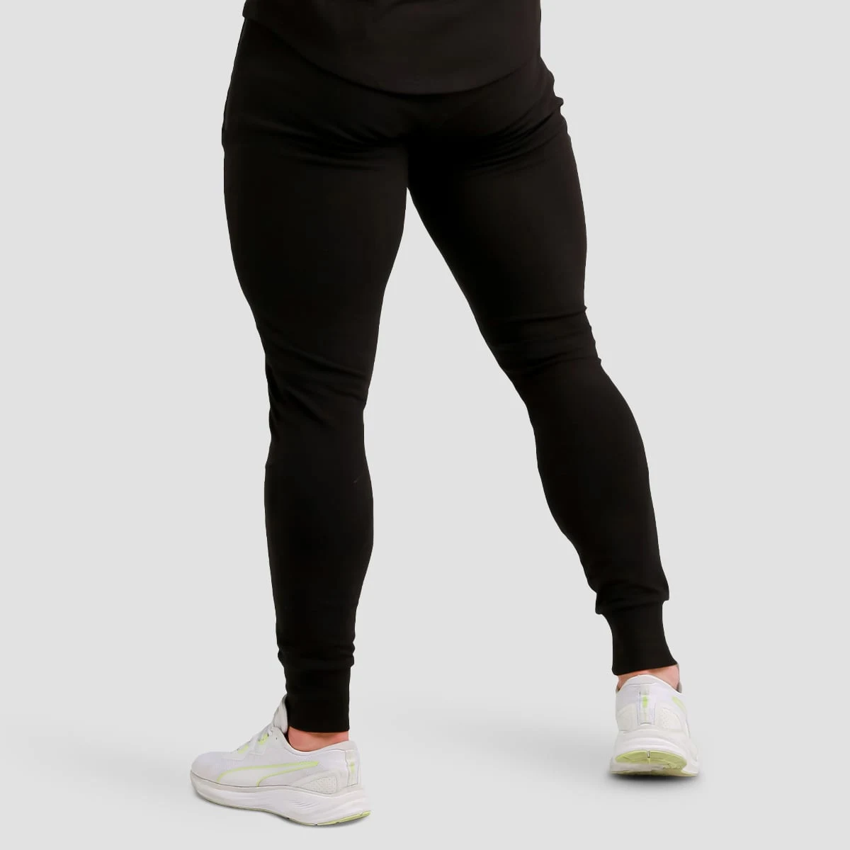 GymBeam Tepláky Urban Black - Velikost: S | Barva: čierna | Hmotnost: 0,43 kg | Balení: 40 · záber 3