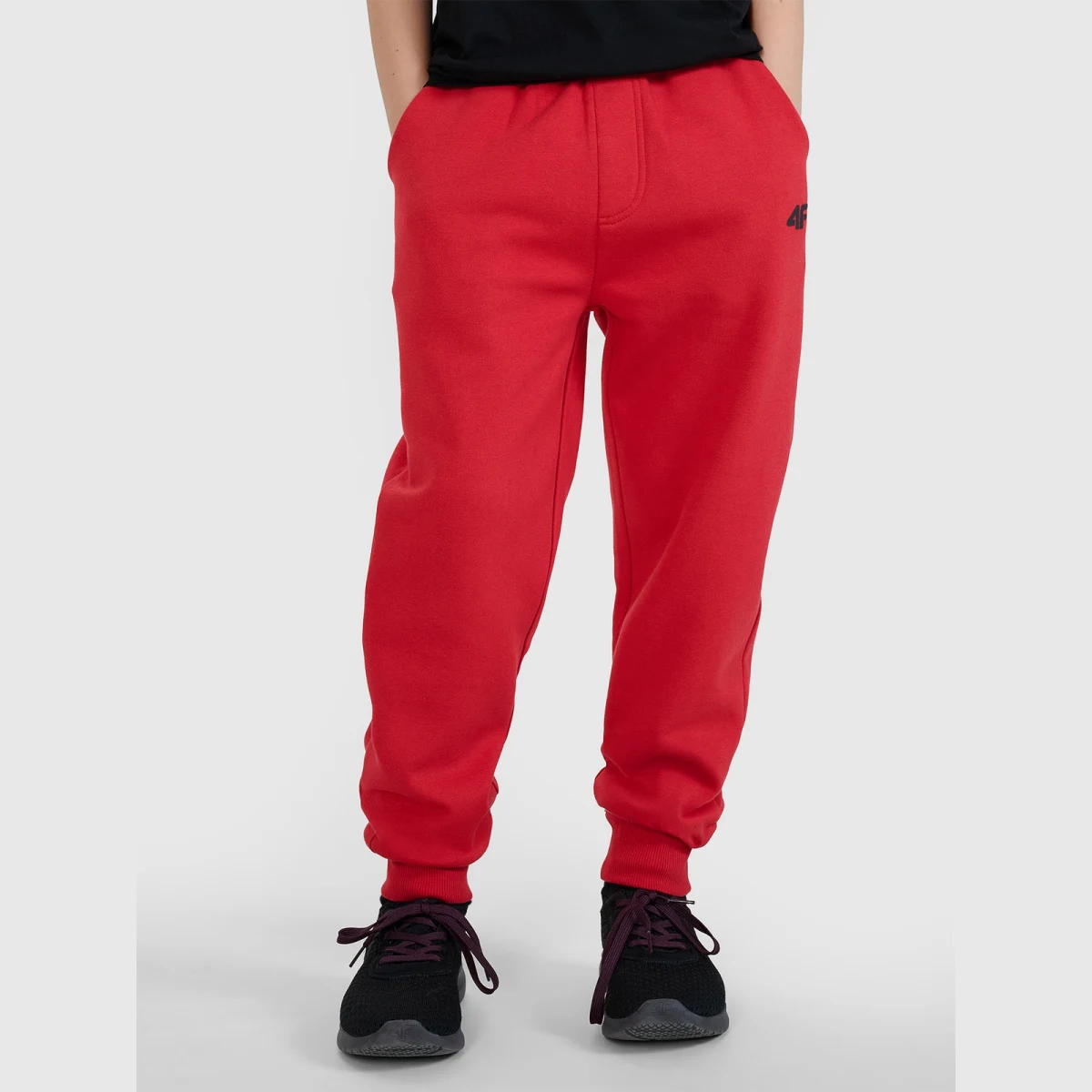 Chlapecké tepláky typu jogger - červené · záber 2