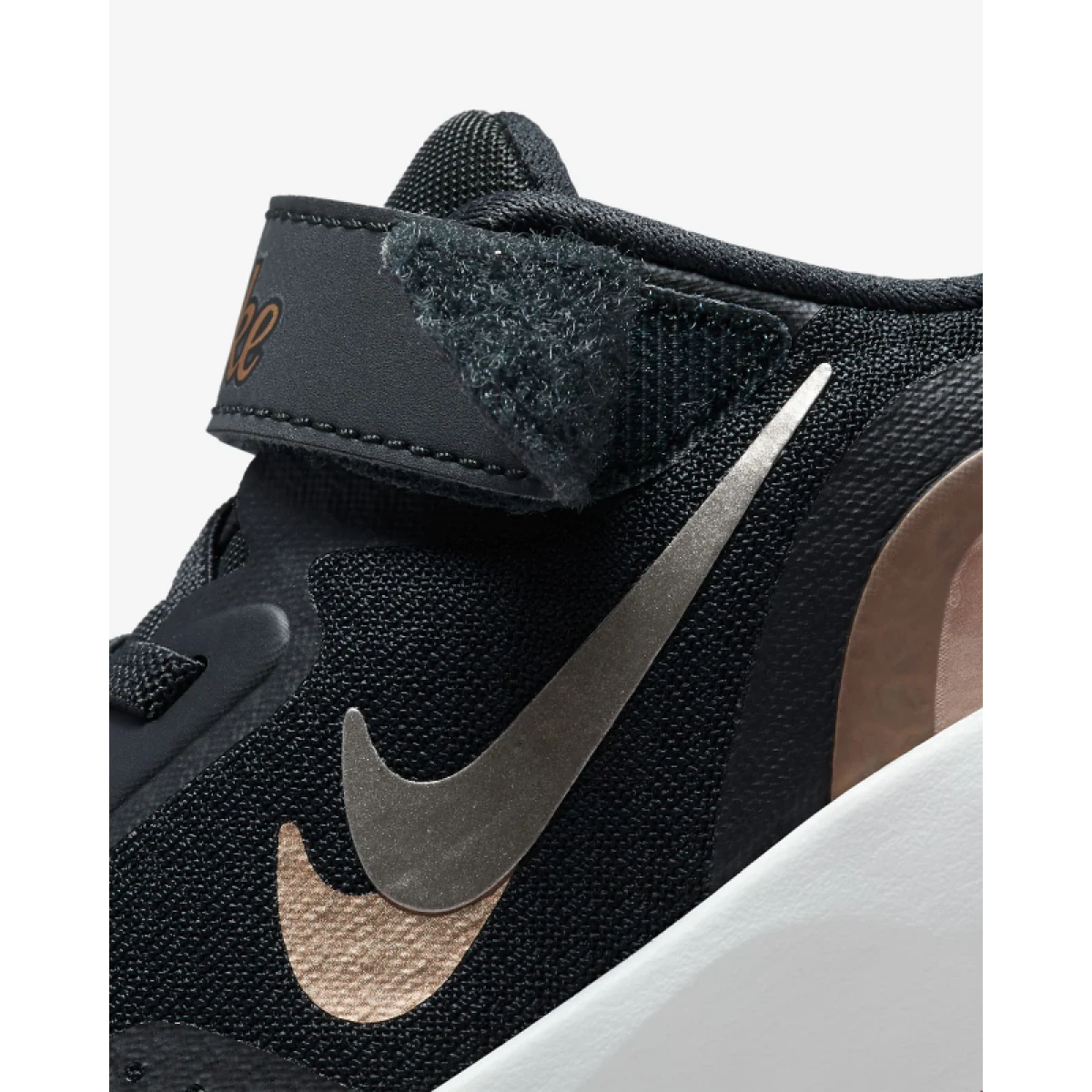 Dětská rekreační obuv NIKE WearAllDay off noir metallic pewter black · záber 5