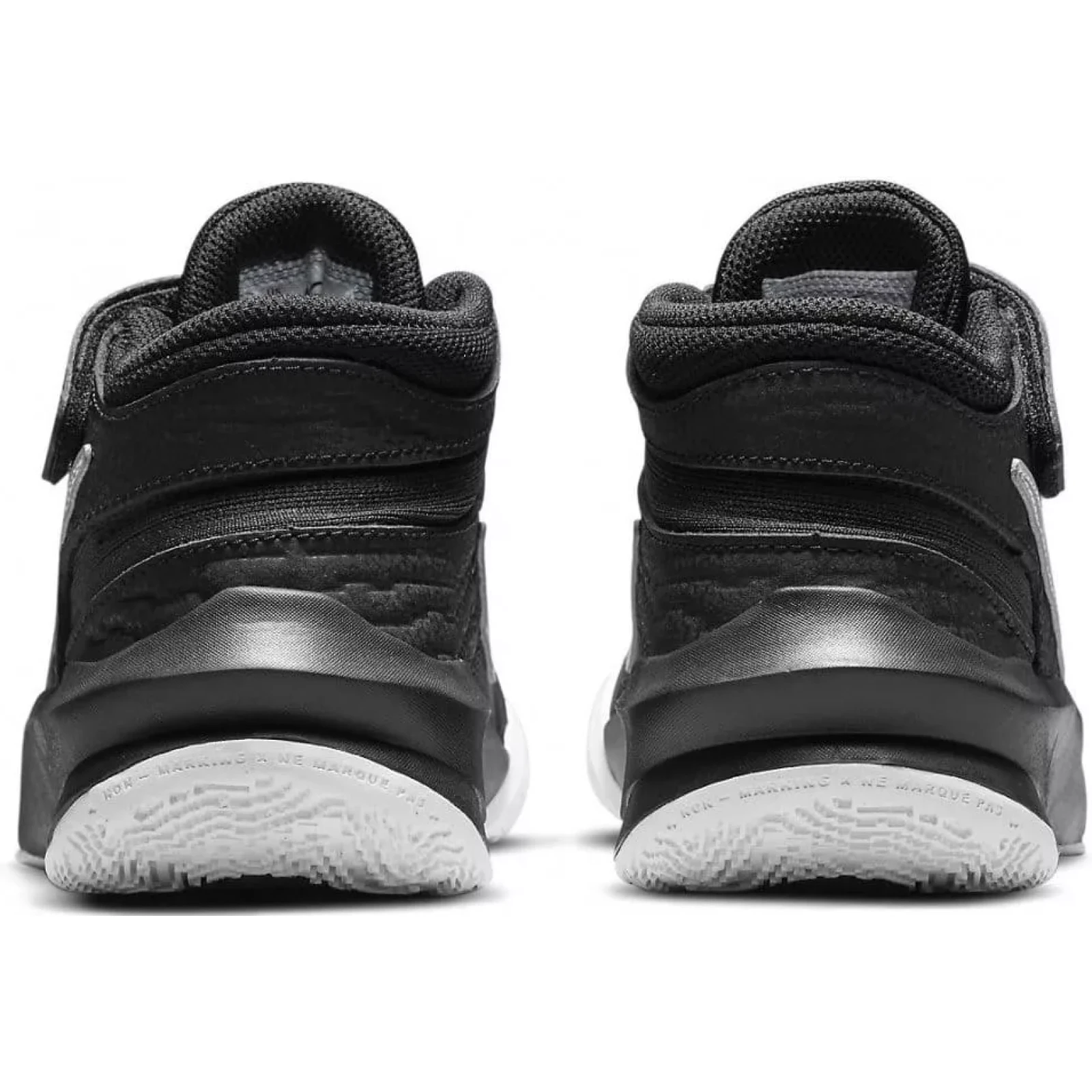 Nike Team Hustle D 10 FlyEase Velikost: 38,5 EUR · záber 5