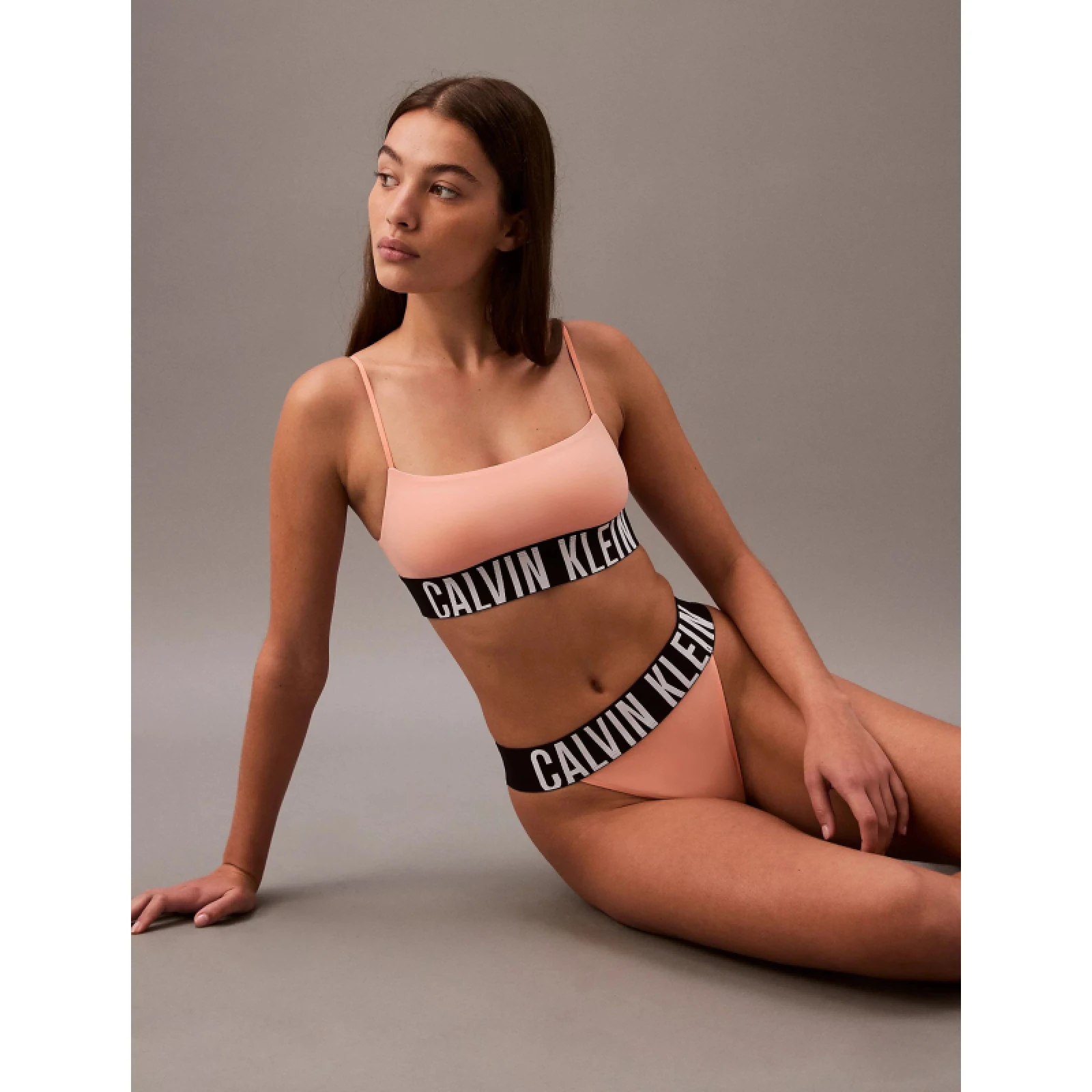Dámská podprsenka CALVIN KLEIN UNLINED BRALETTE-Papaya Punch · záber 4