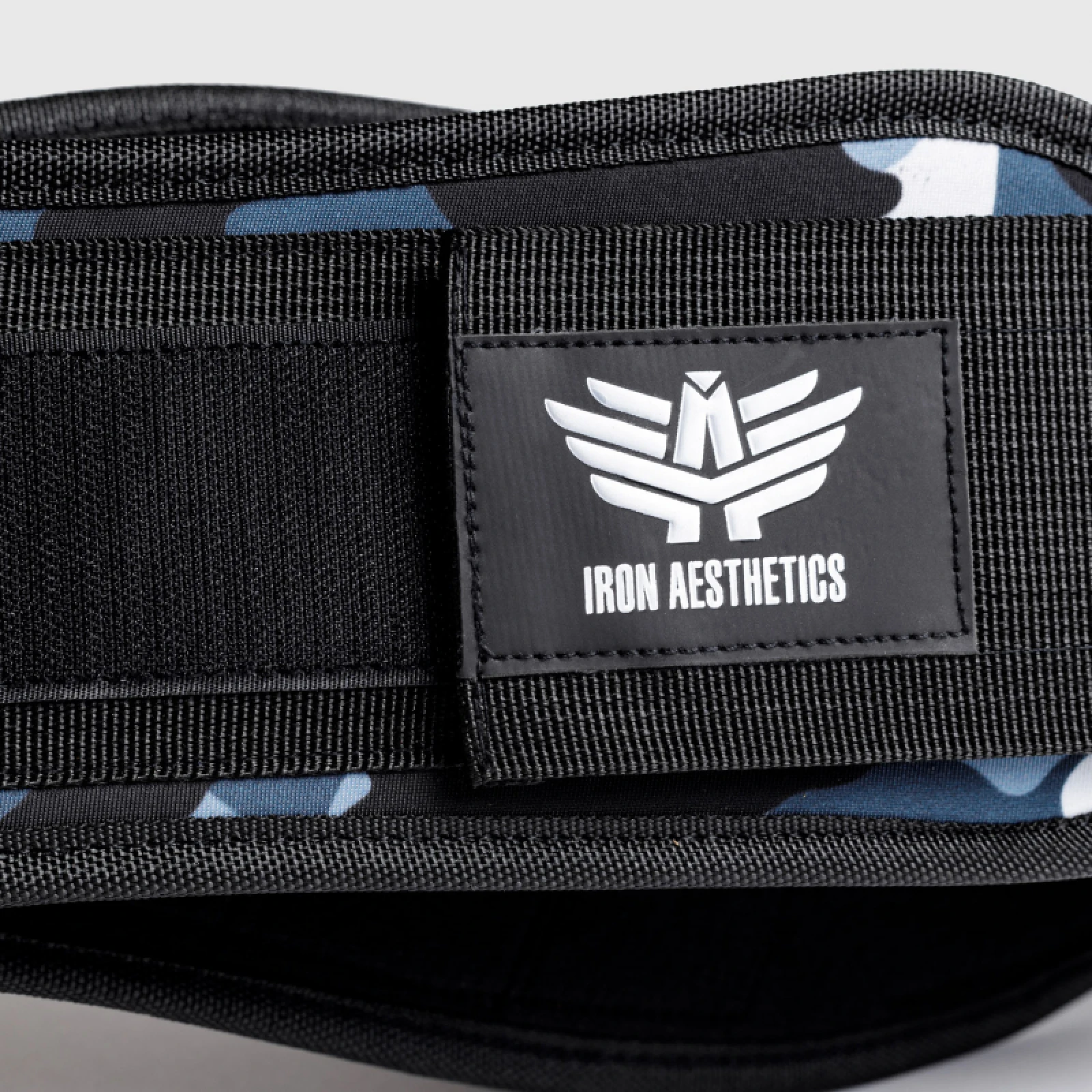 Fitness opasek Iron Black Camo - Iron Aesthetics · záber 4