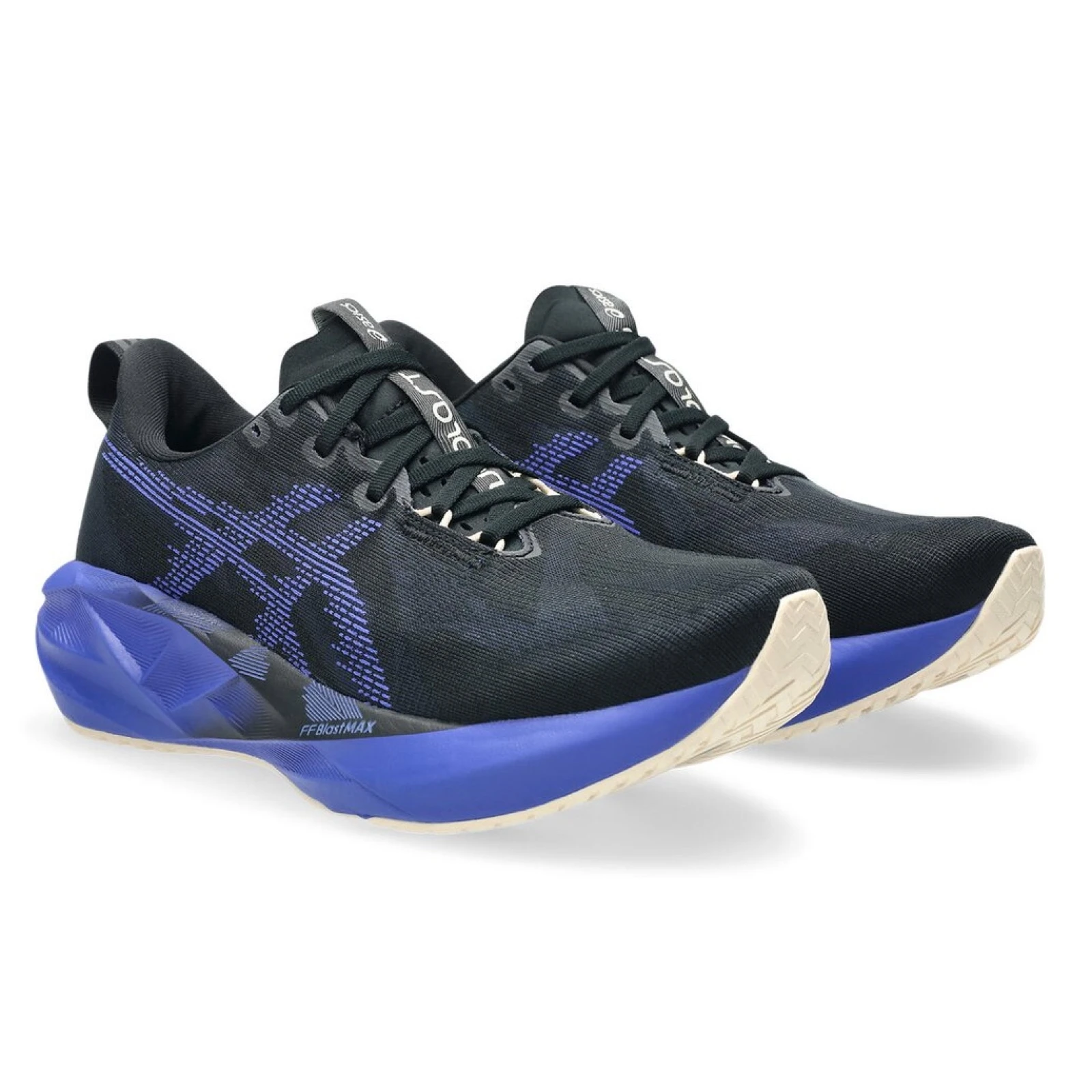 Asics Novablast 5 m Velikost: 46,5 EUR · záber 2