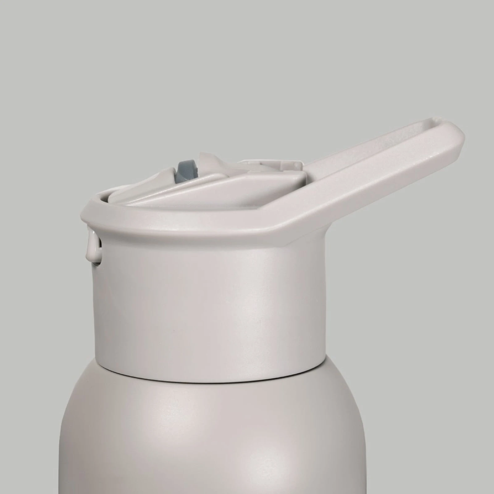 STRIX ALPHA Bottle Stone 580 ml · záber 4