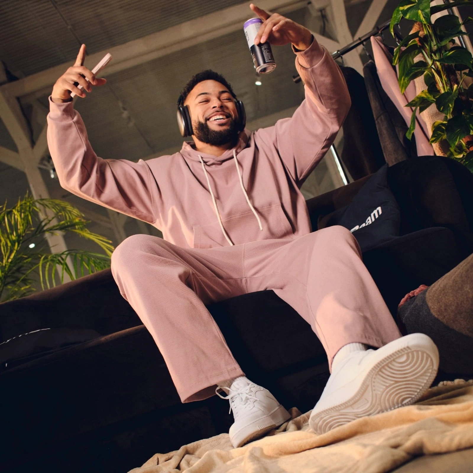 GymBeam Aura Hoodie Roux - Velikost: XXL | Barva: ružová | Hmotnost: 0,95 kg | Balení: 18 · záber 1