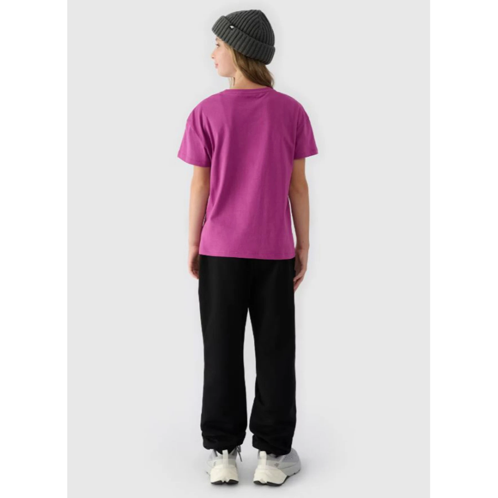 Dívčí tepláky 4F JUNIOR TROUSERS-JWAW24TTROF754-20S-DEEP BLACK · záber 2