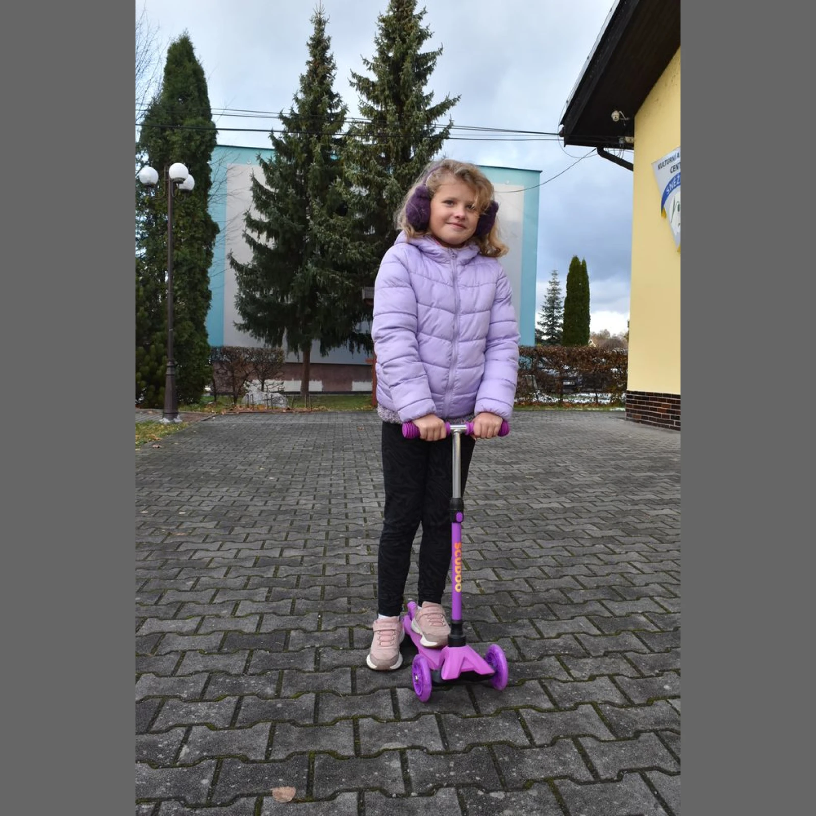 Trojkolka Scudoo Kido Pro se svítícími kolečky - fialová · záber 4