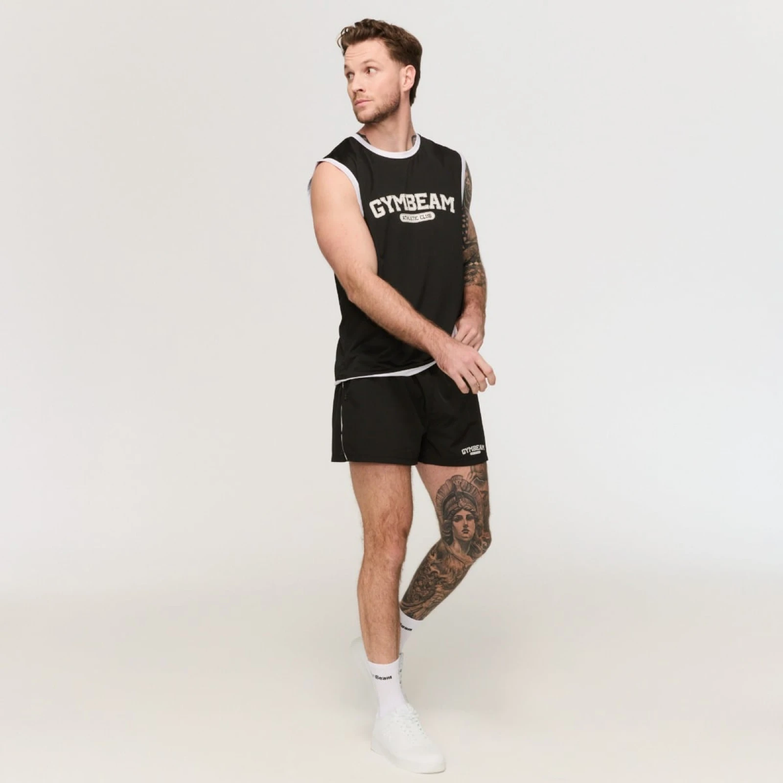 GymBeam Tílko Varsity Black - Velikost: L | Barva: čierna | Hmotnost: 0,175 kg | Balení: 98 · záber 3