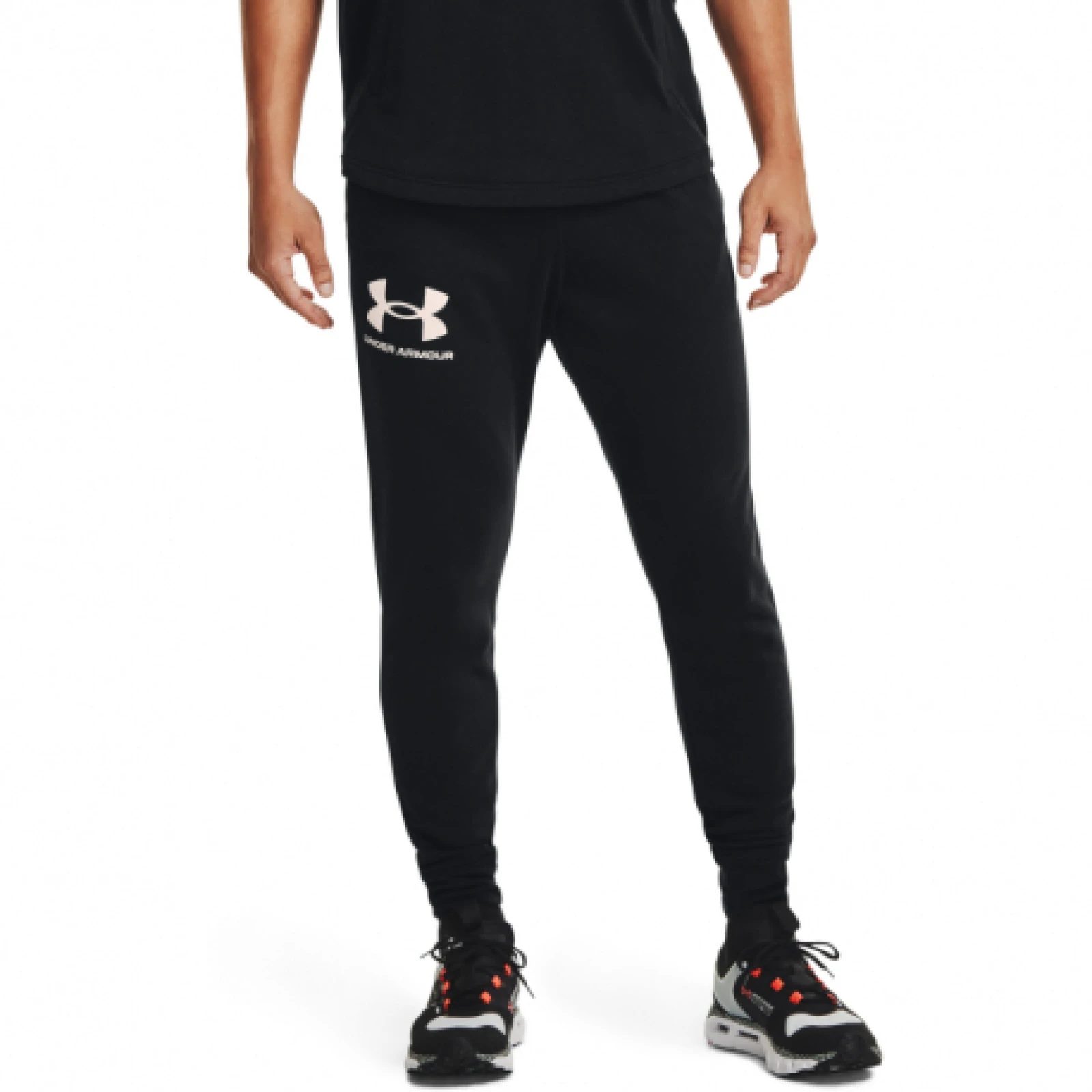 Pánské tepláky UNDER ARMOUR UA RIVAL TERRY JOGGER-BLK · záber 1