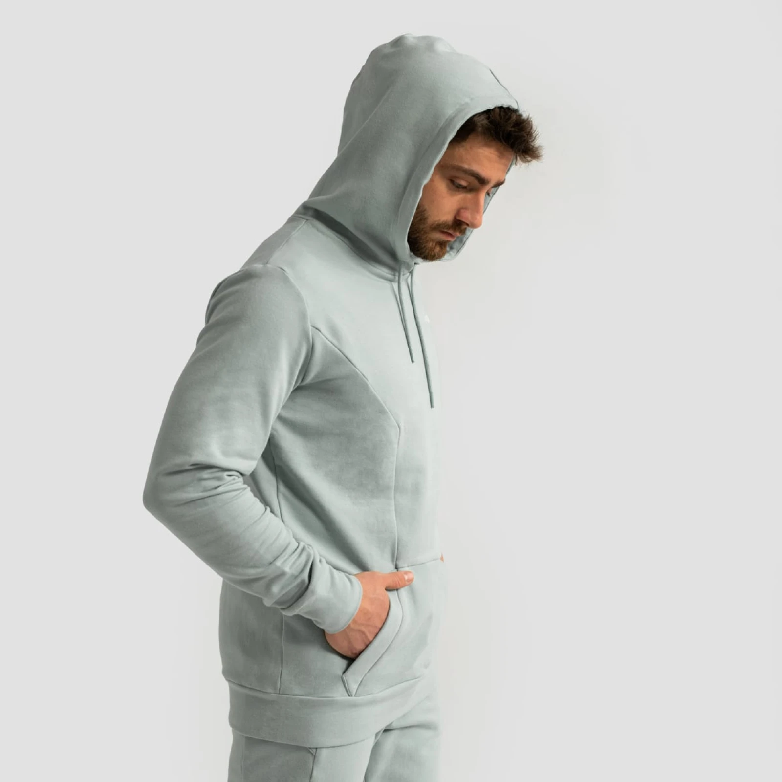 GymBeam Mikina Limitless Hoodie Eucalypt - Velikost: XXL | Barva: zelená | Hmotnost: 0,75 kg | Balení: 26 · záber 3