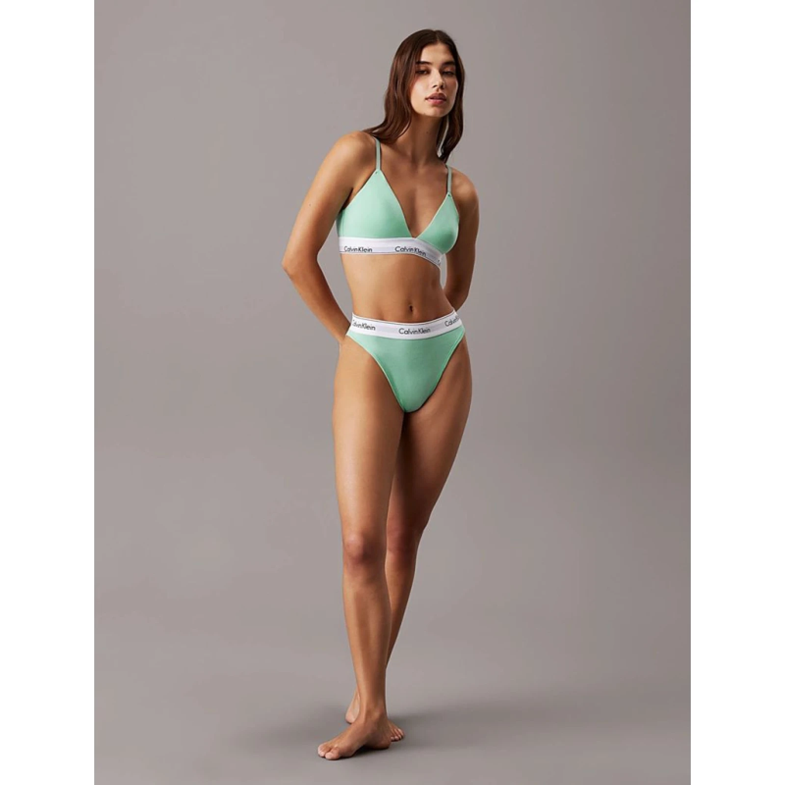 Dámské kalhotky CALVIN KLEIN HIGH LEG TANGA · záber 8
