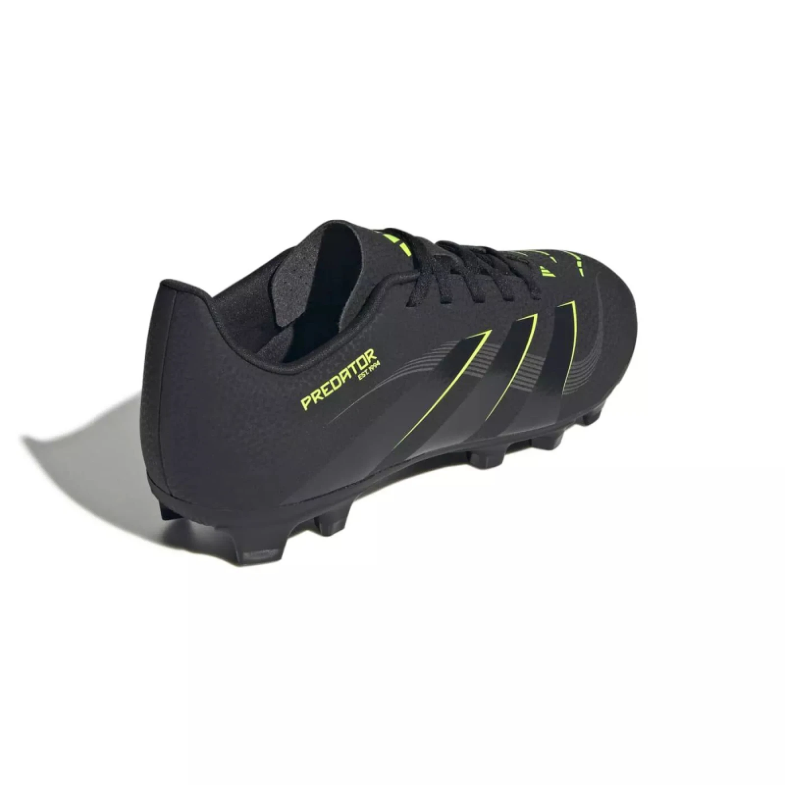Chlapecké fotbalové kopačky outdoorové ADIDAS Predator Club Jr FG MG core black carbon lucid lemon · záber 5